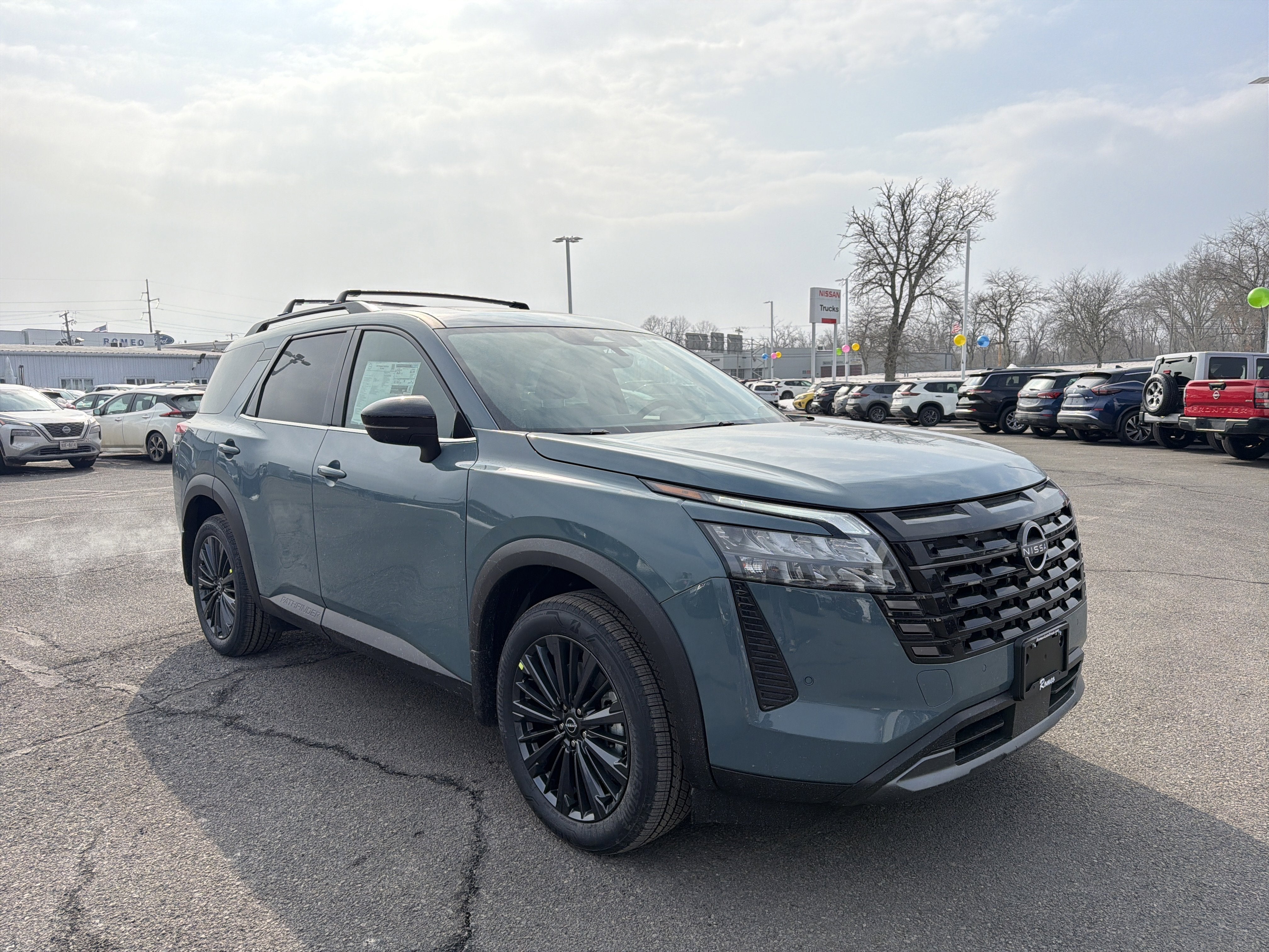 2026 Nissan Pathfinder SL