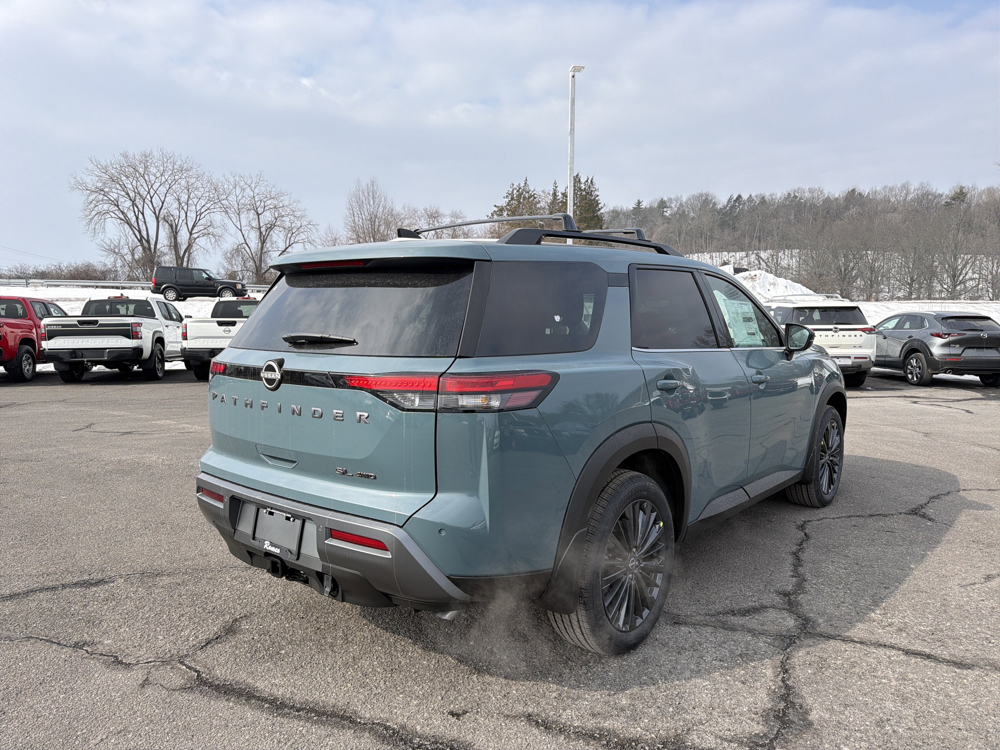 2026 Nissan Pathfinder SL