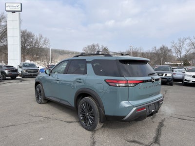 2026 Nissan Pathfinder SL