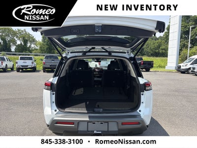 2026 Nissan Pathfinder SL