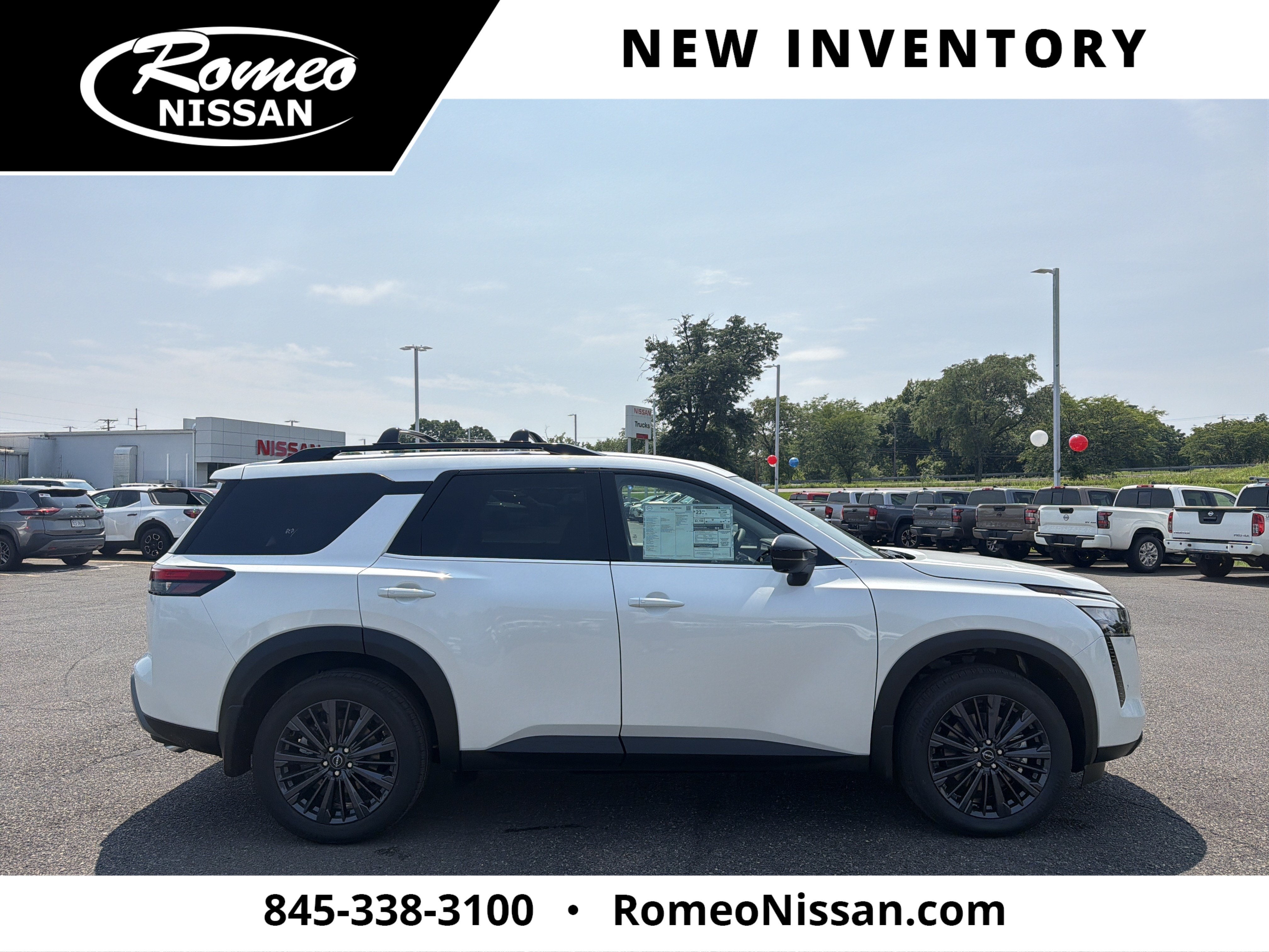 2026 Nissan Pathfinder SL