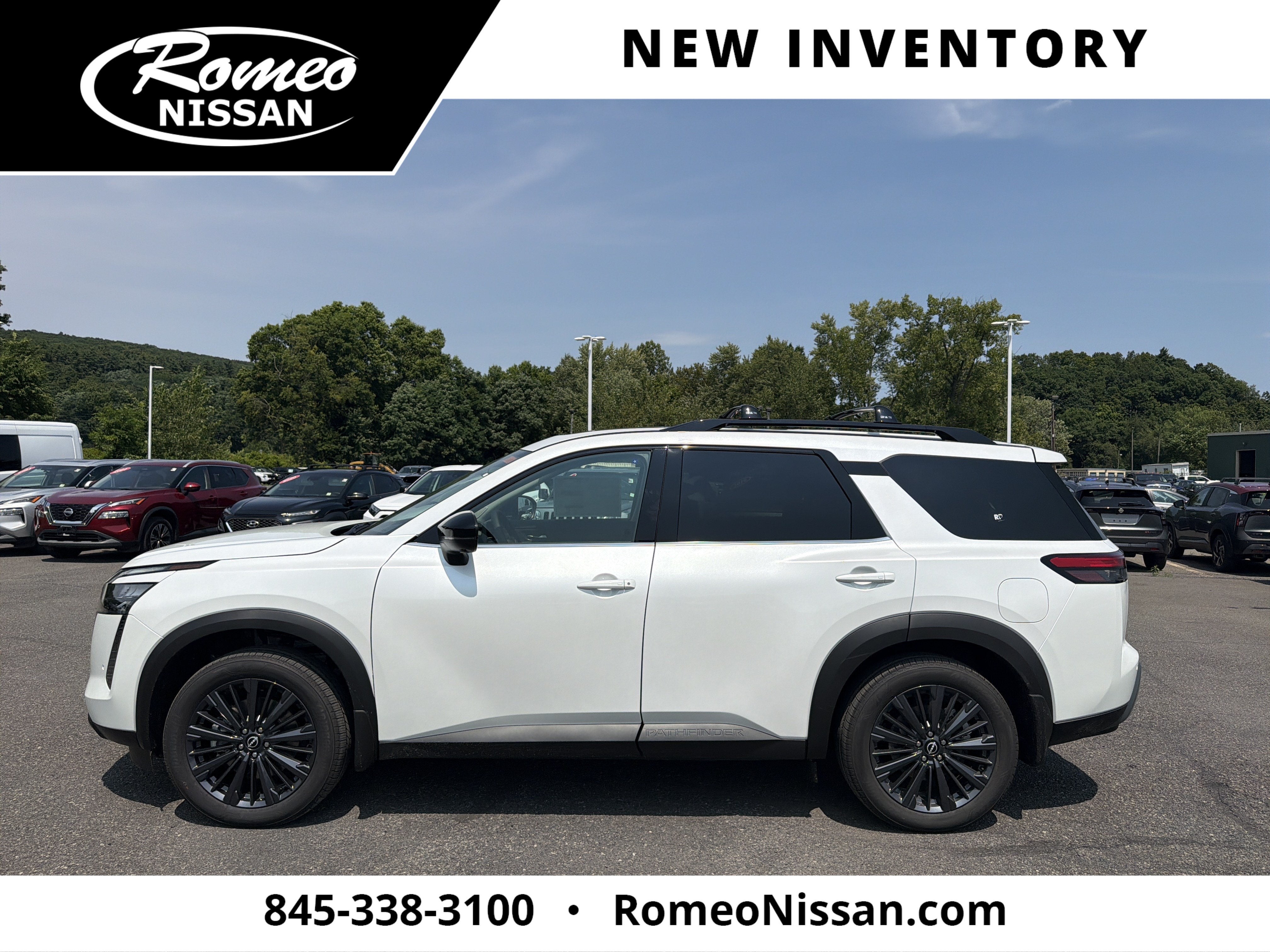 2026 Nissan Pathfinder SL