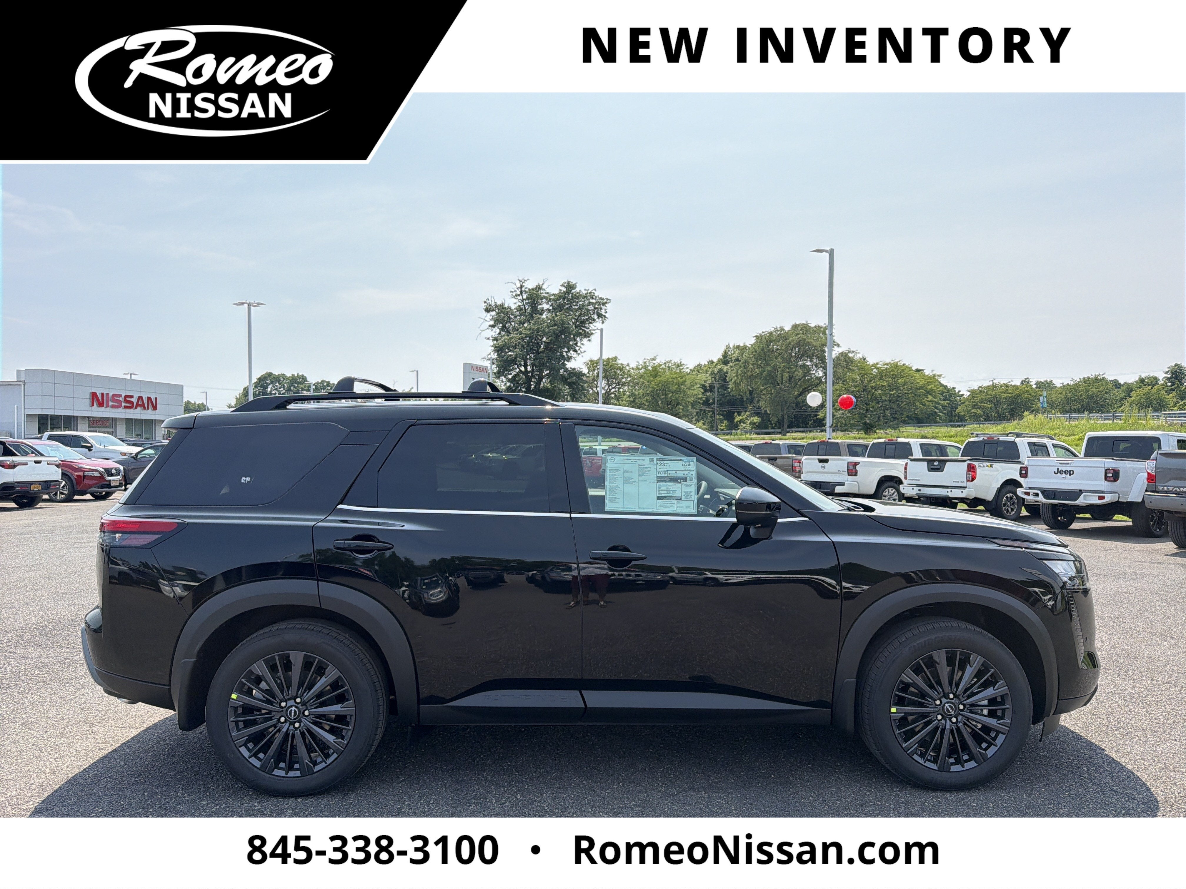 2026 Nissan Pathfinder SL