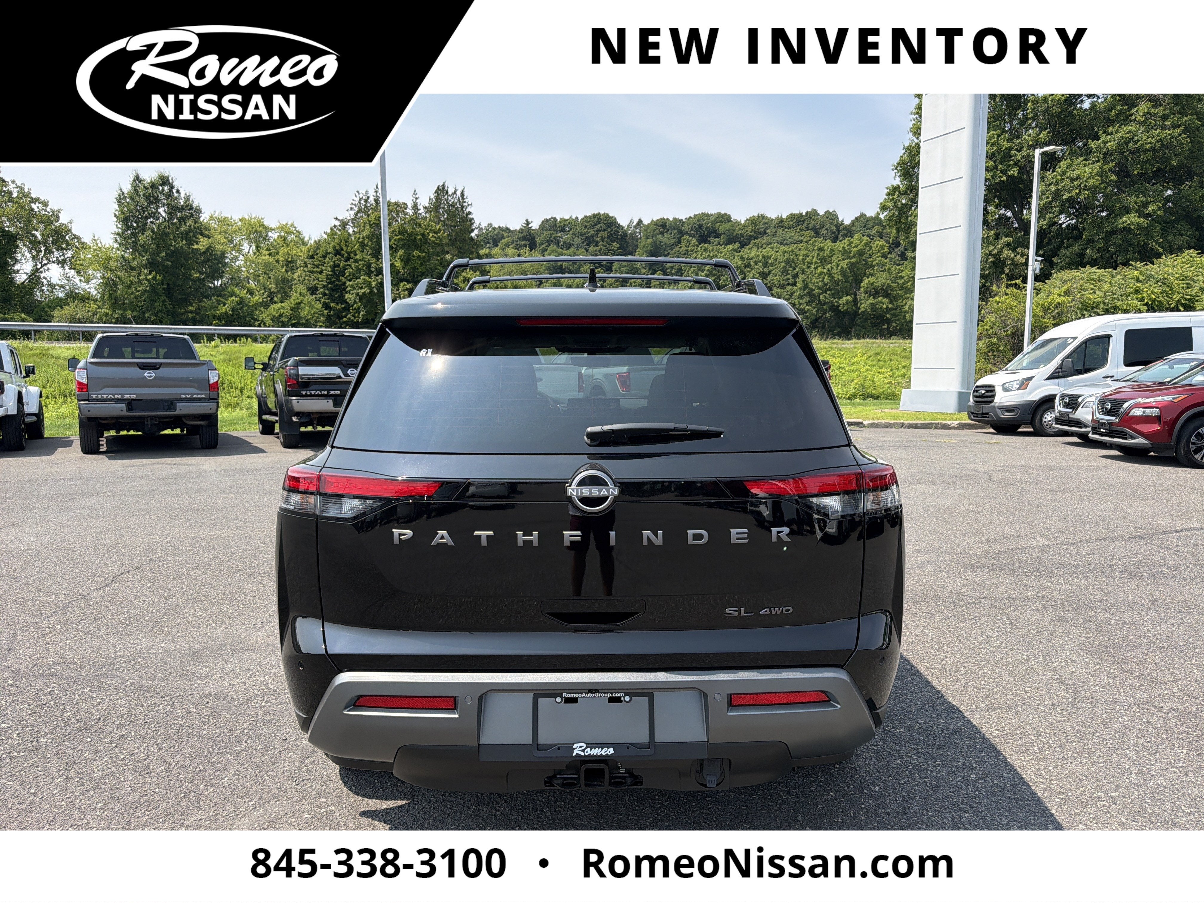 2026 Nissan Pathfinder SL