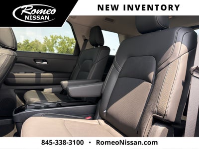 2026 Nissan Pathfinder SL