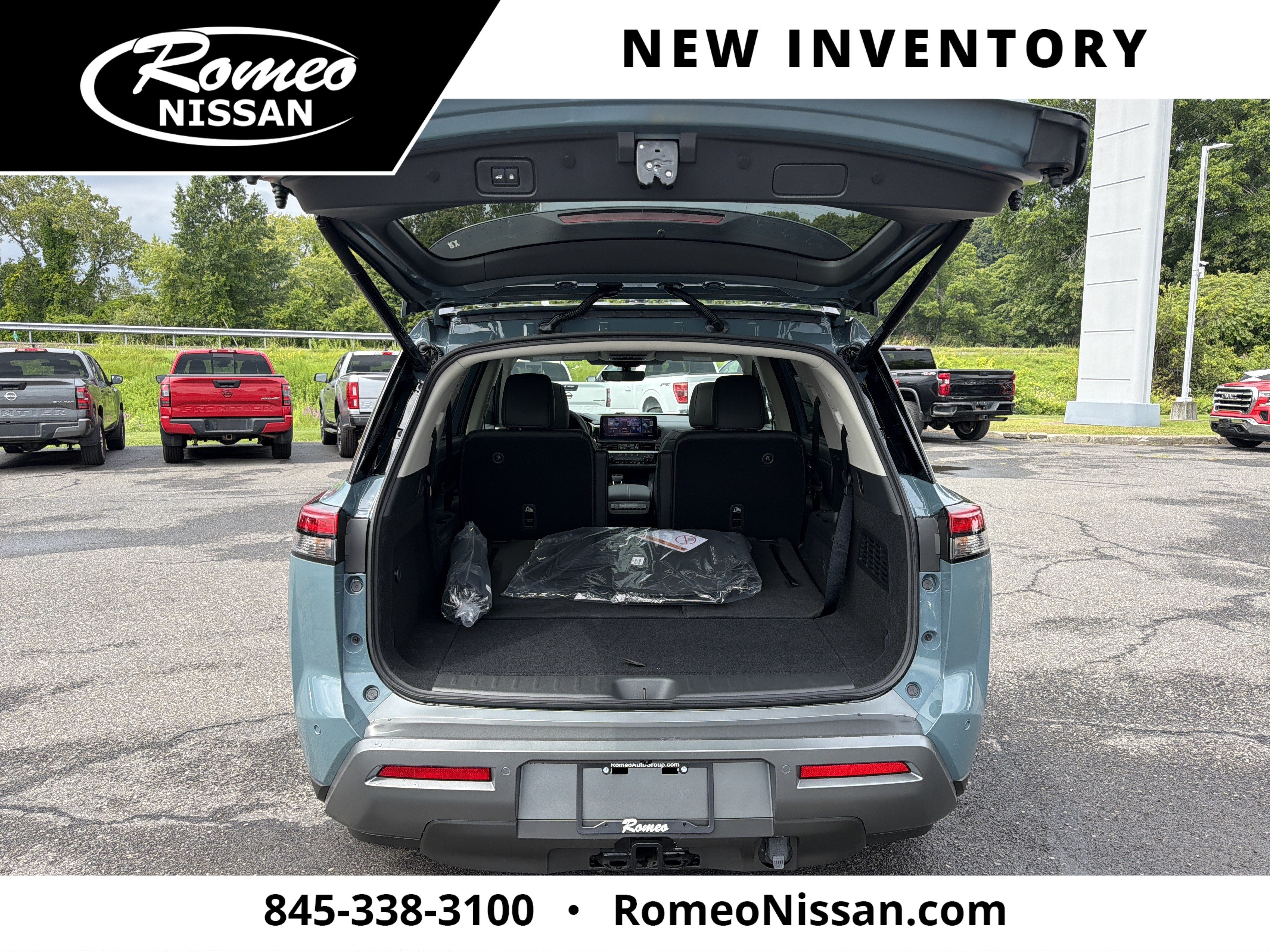 2026 Nissan Pathfinder SL