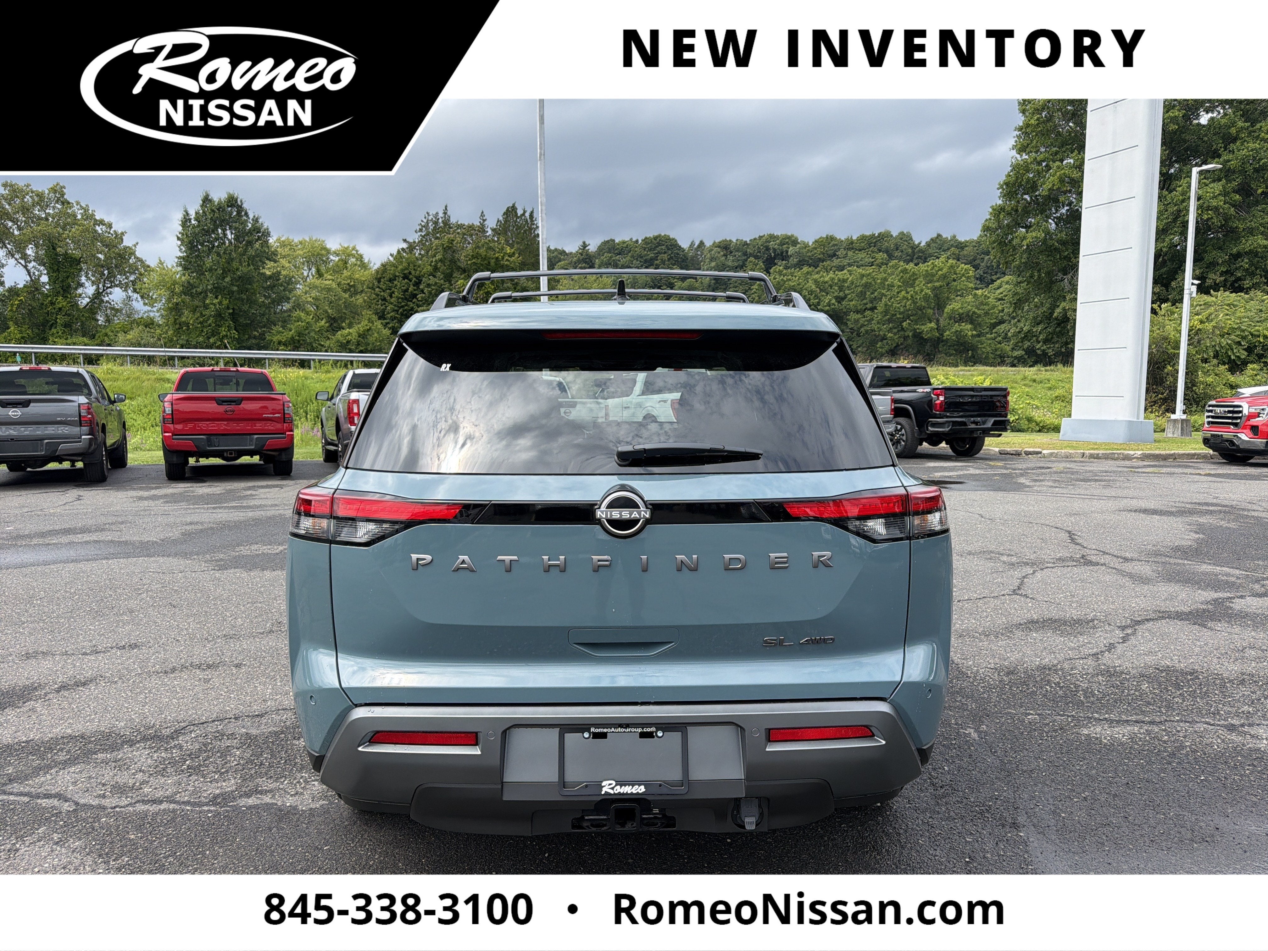 2026 Nissan Pathfinder SL