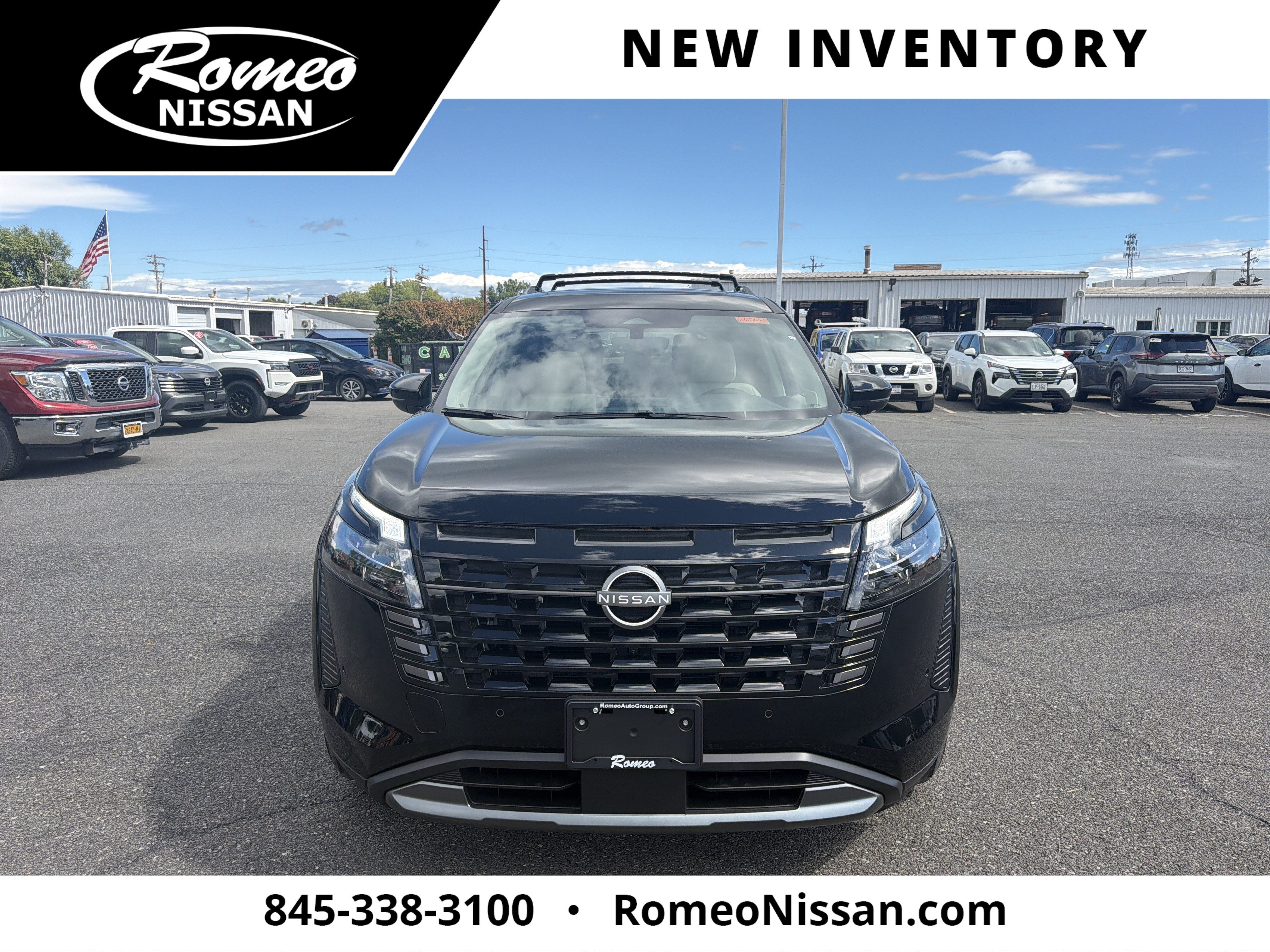 2026 Nissan Pathfinder SL