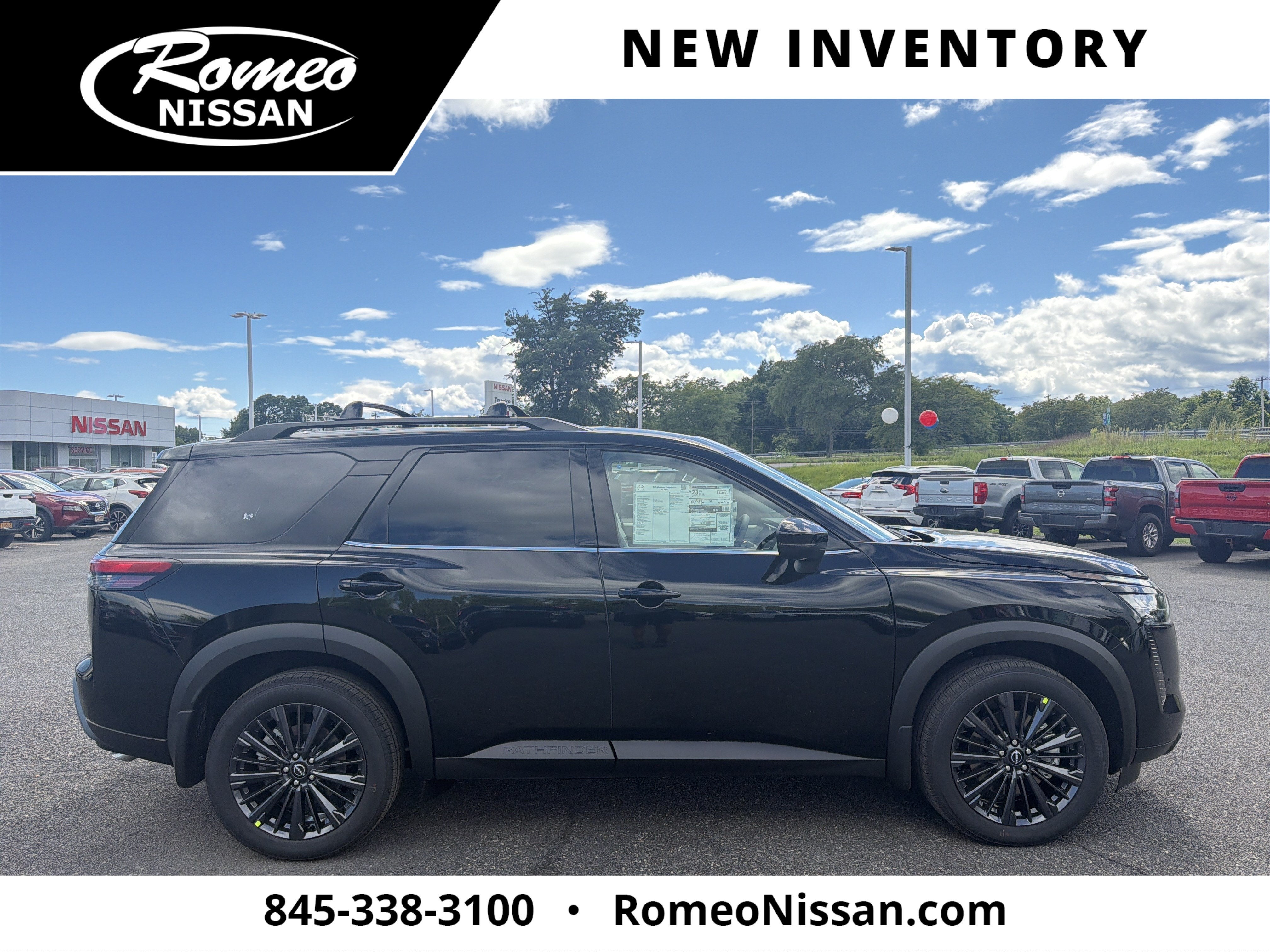 2026 Nissan Pathfinder SL