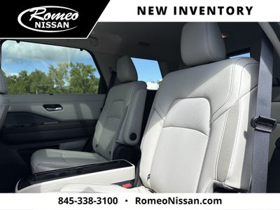 2026 Nissan Pathfinder SL