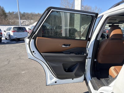 2026 Nissan Pathfinder Platinum