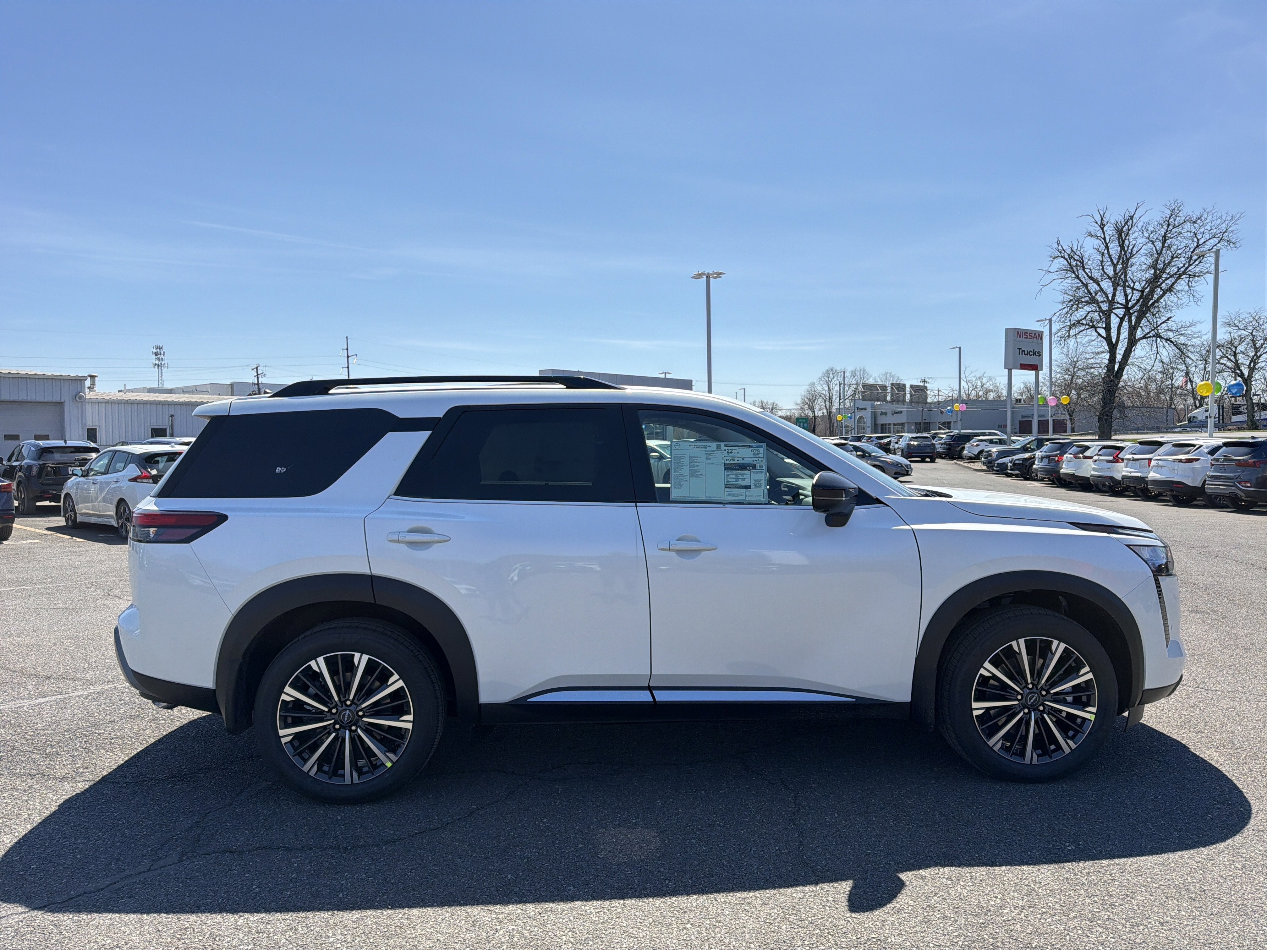 2026 Nissan Pathfinder Platinum