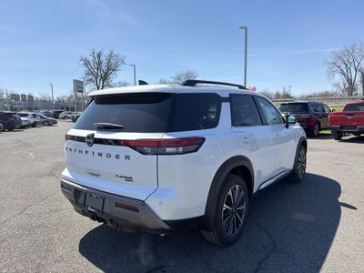 2026 Nissan Pathfinder Platinum