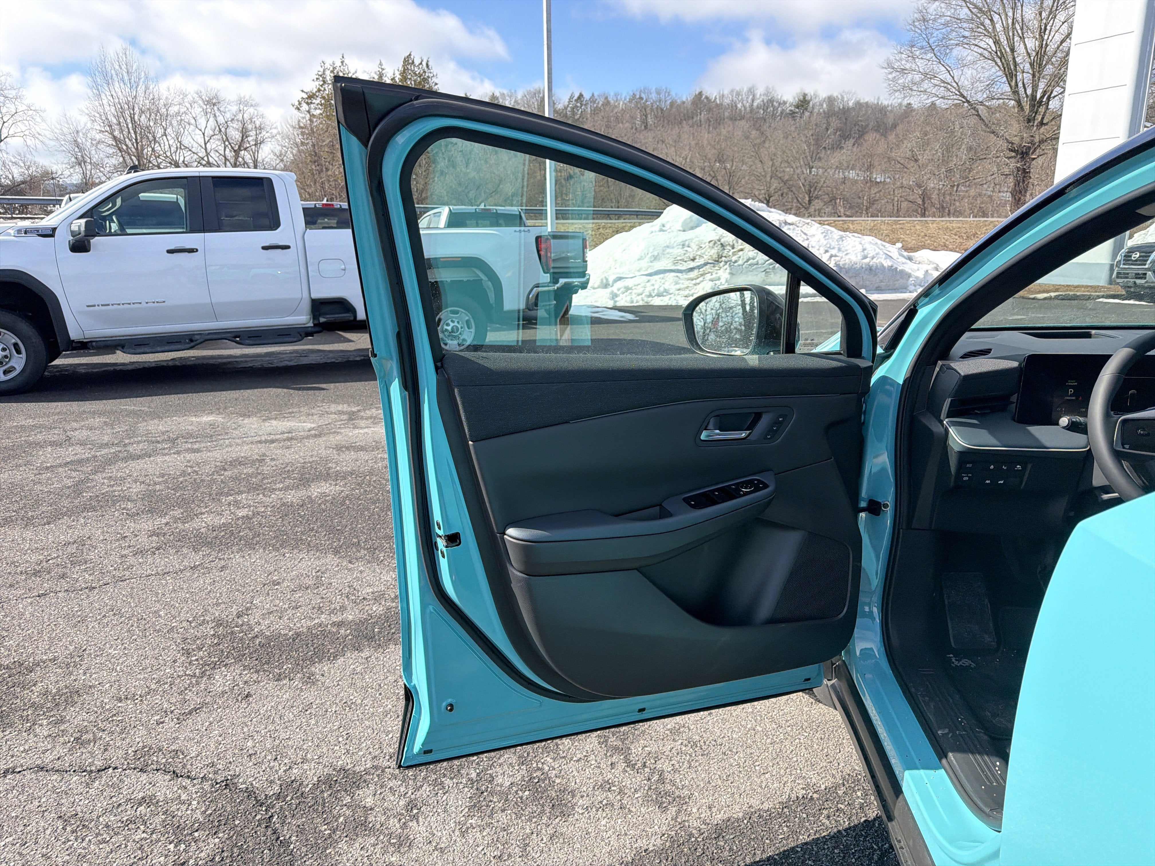 2026 Nissan LEAF PLATINUM+