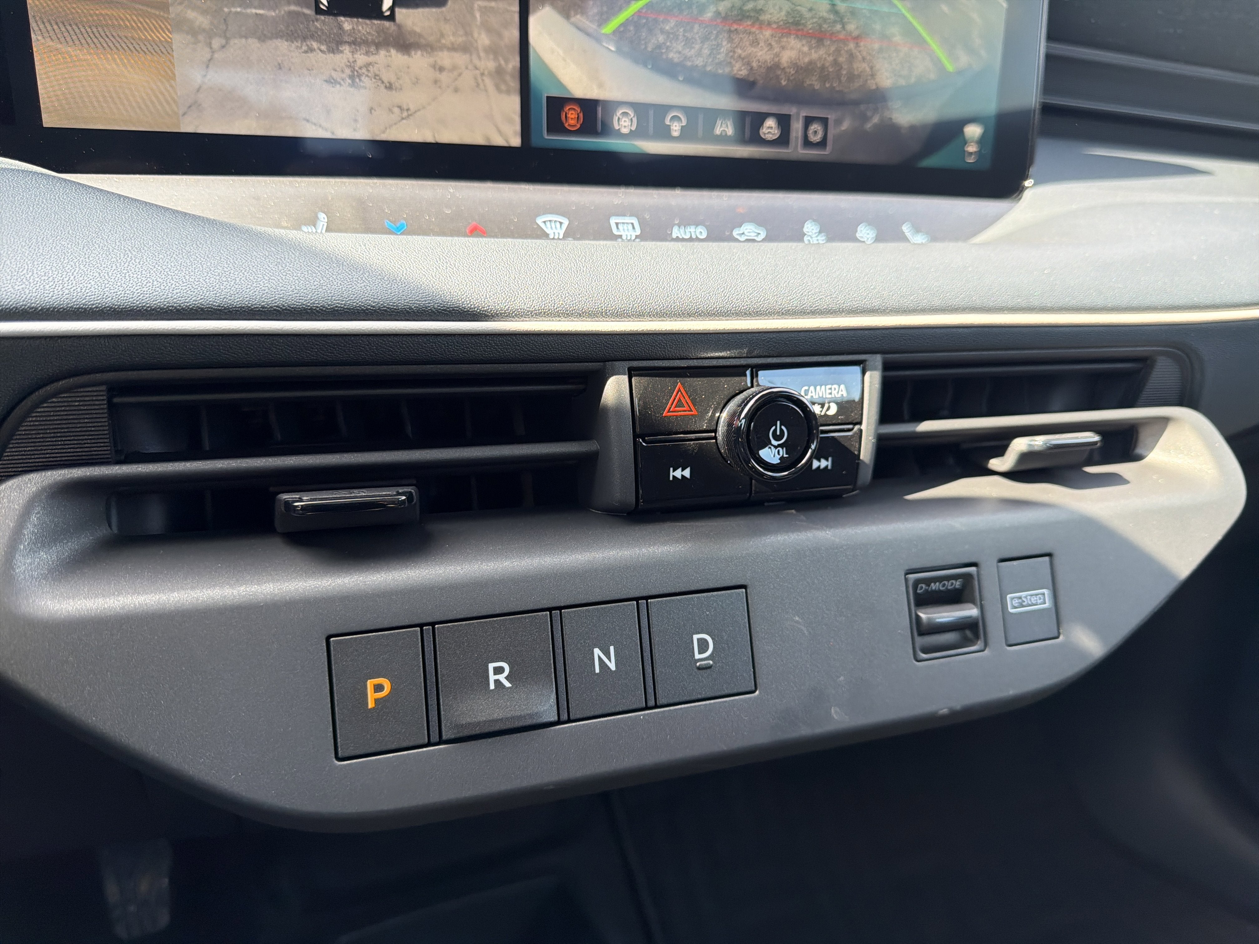 2026 Nissan LEAF PLATINUM+