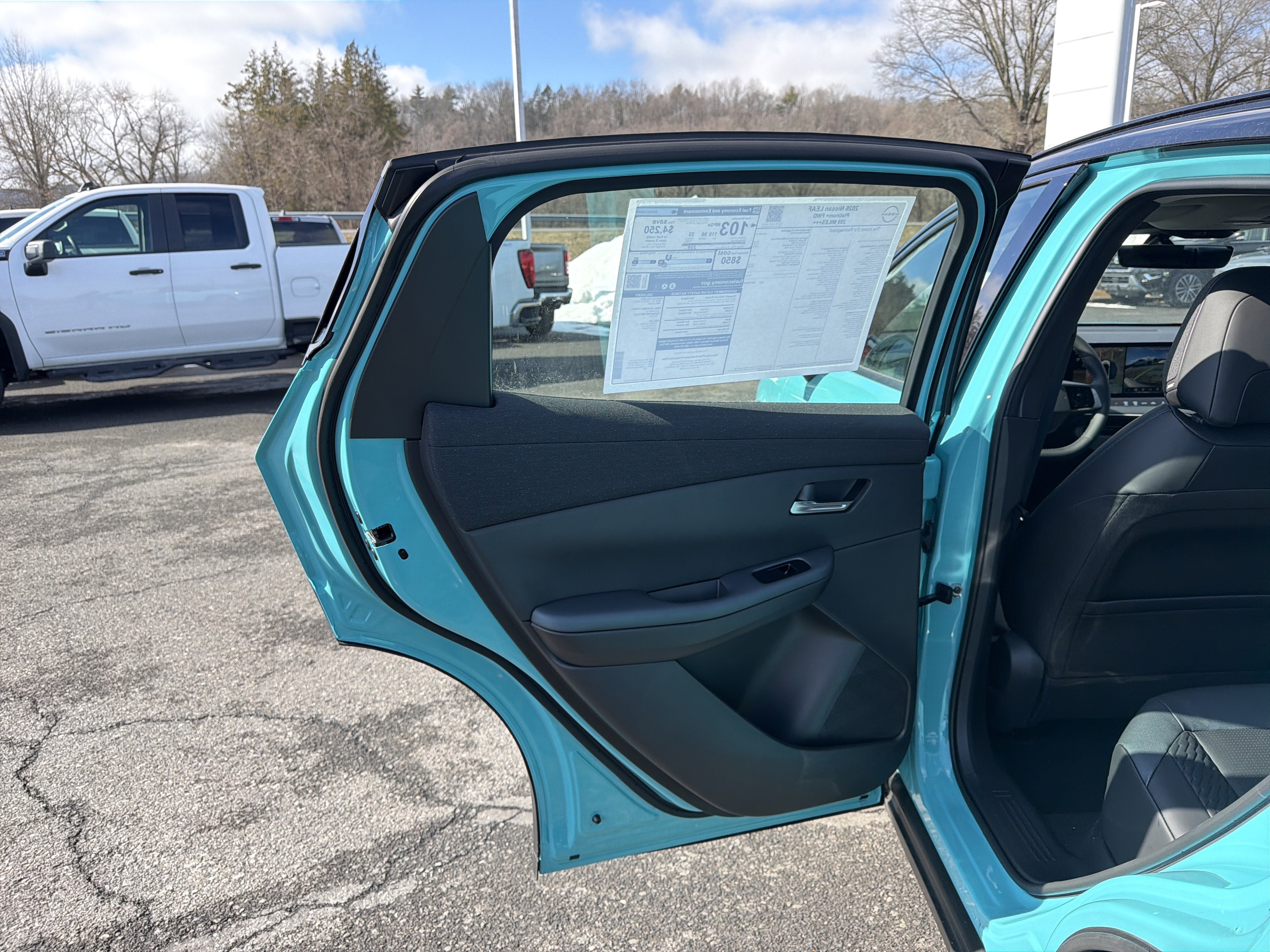 2026 Nissan LEAF PLATINUM+