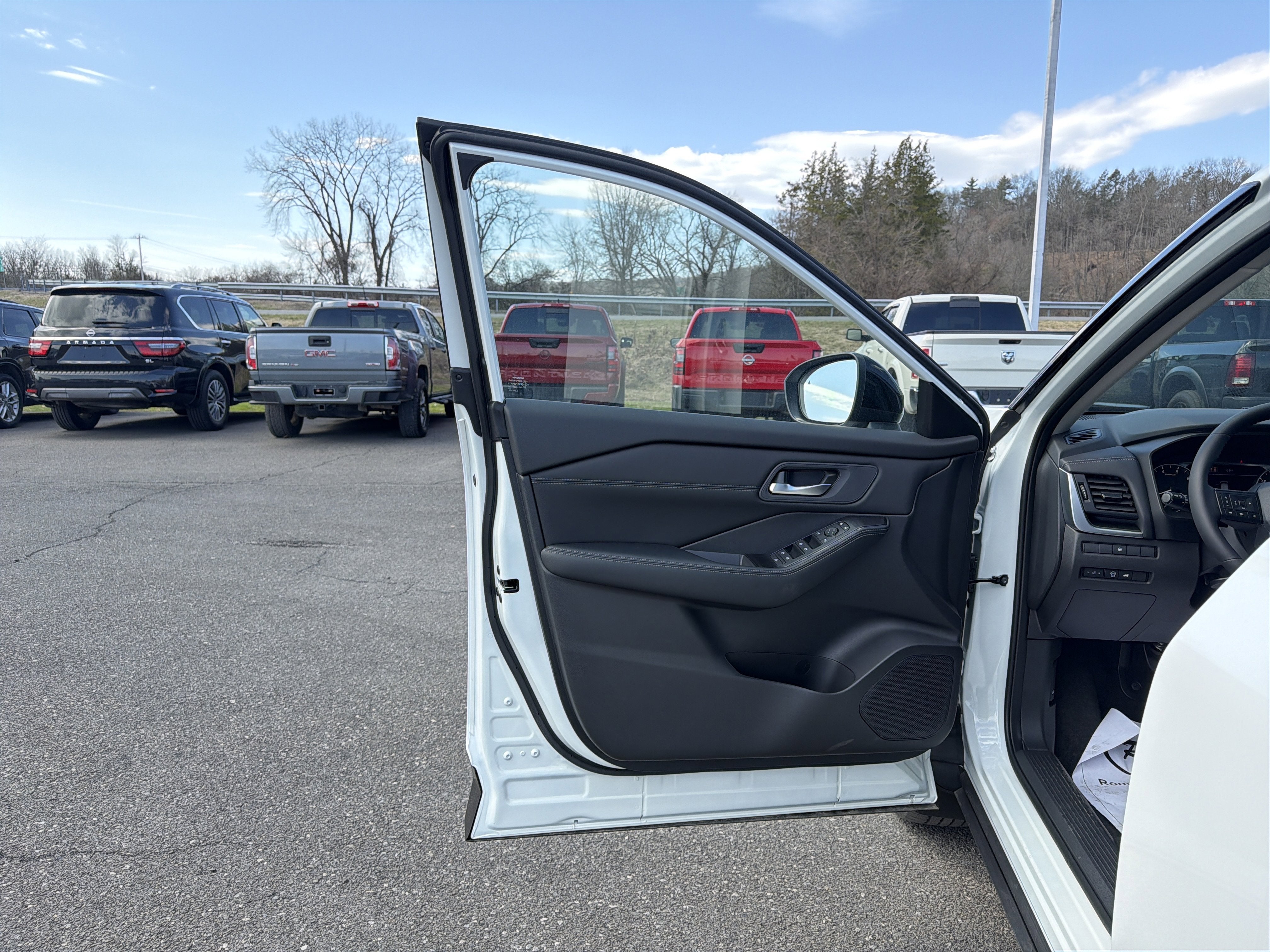 2026 Nissan Rogue Dark Armor