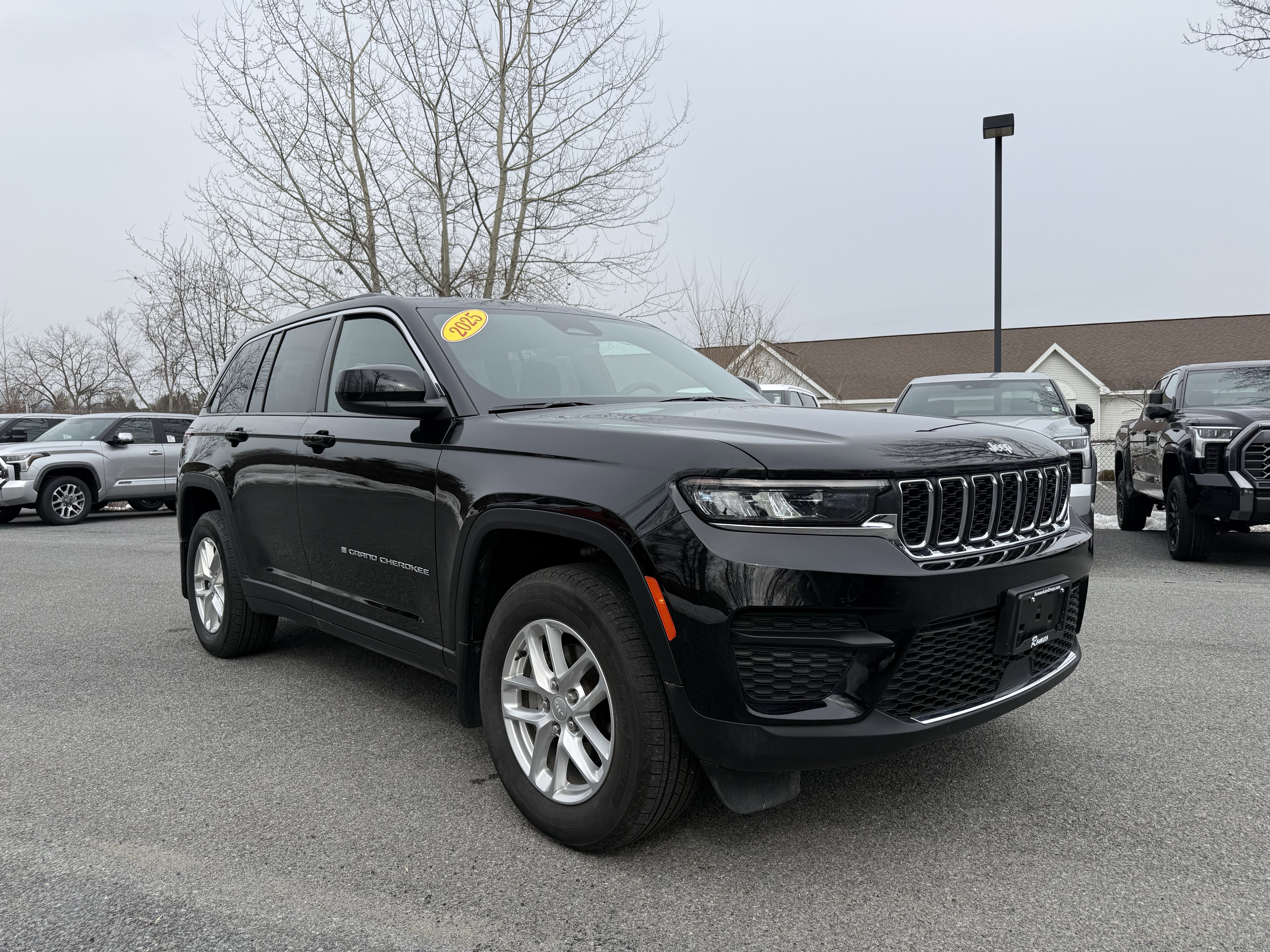 2025 Jeep Grand Cherokee Laredo