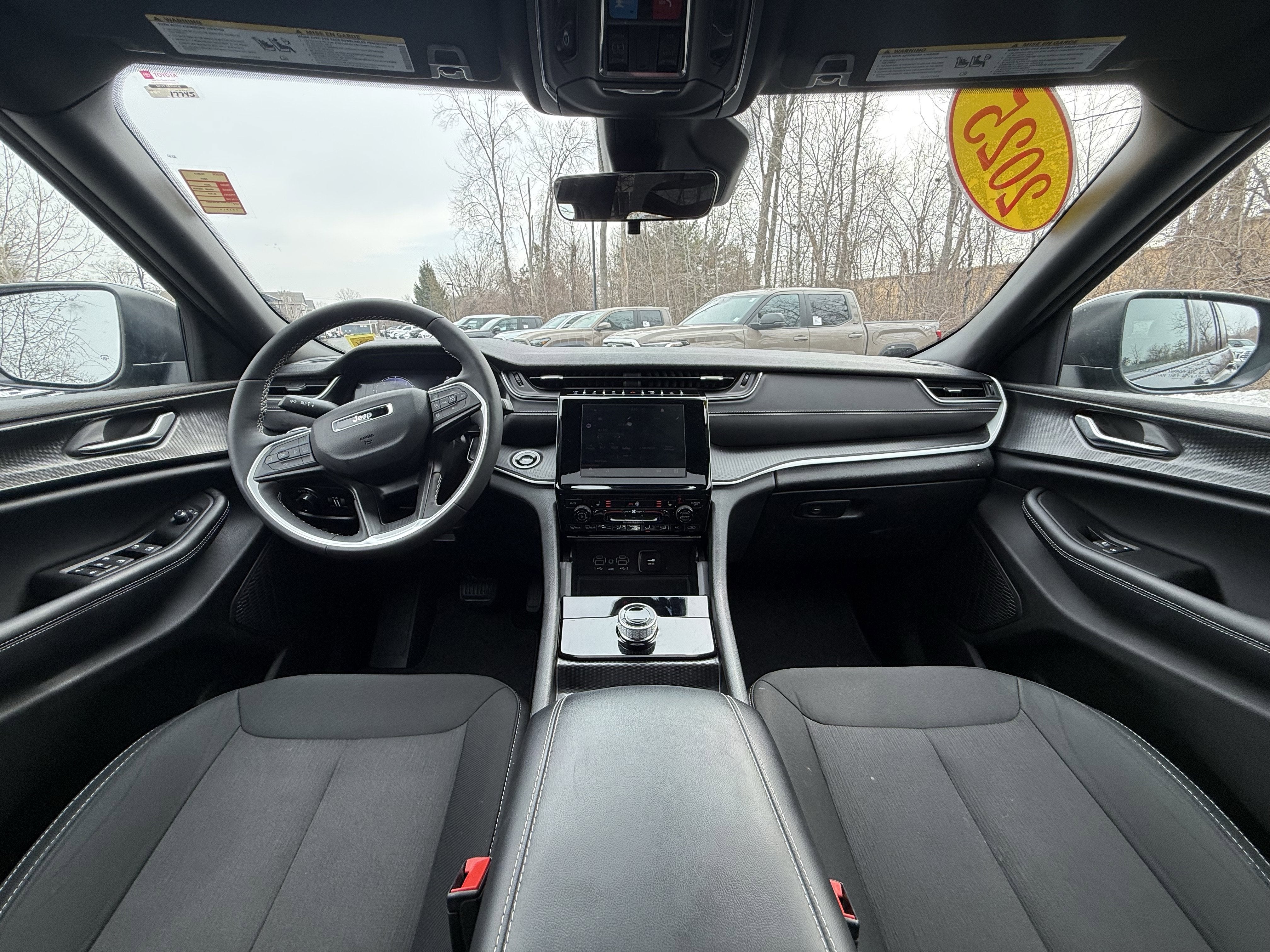 2025 Jeep Grand Cherokee Laredo