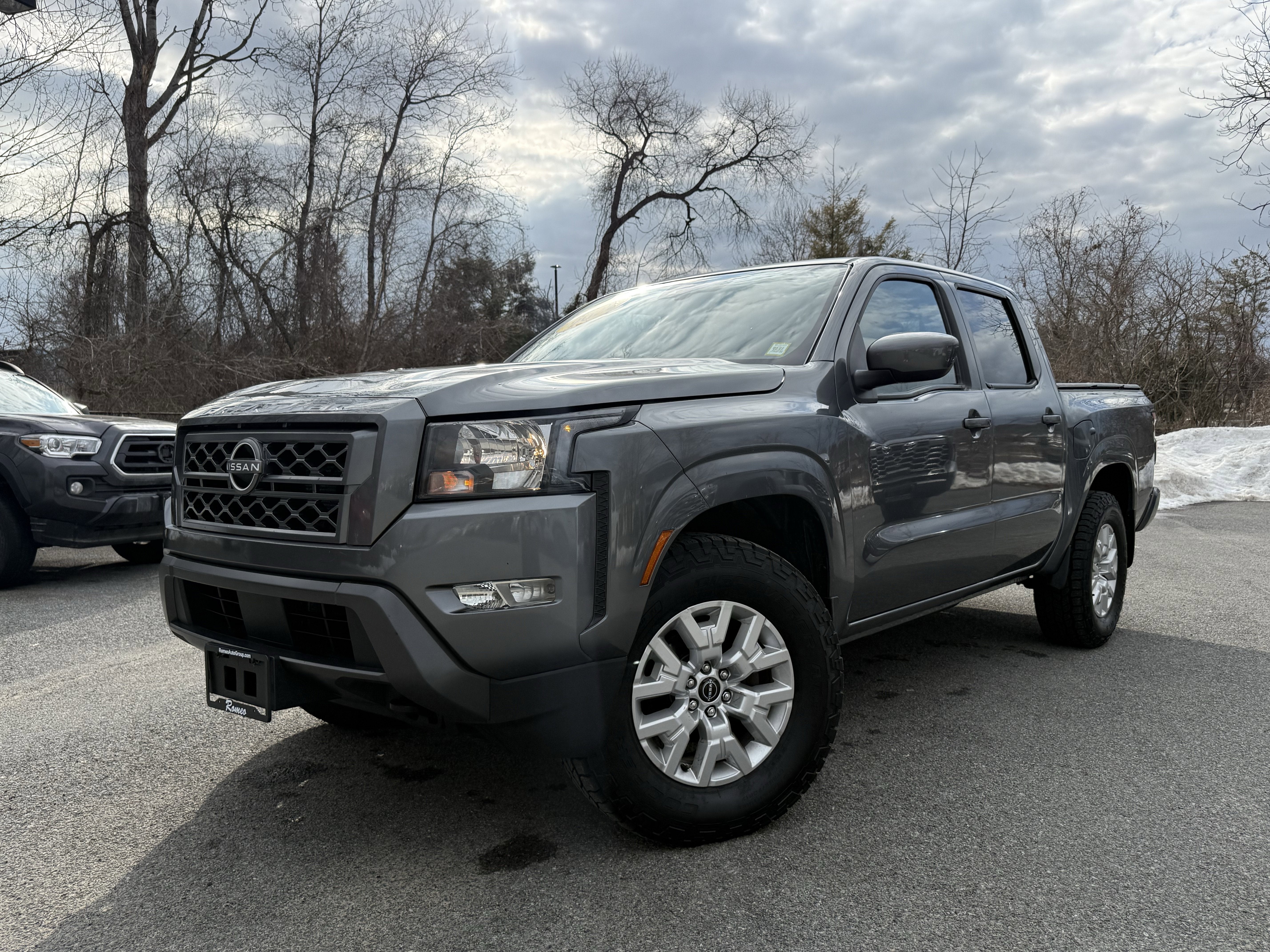 2022 Nissan Frontier SV