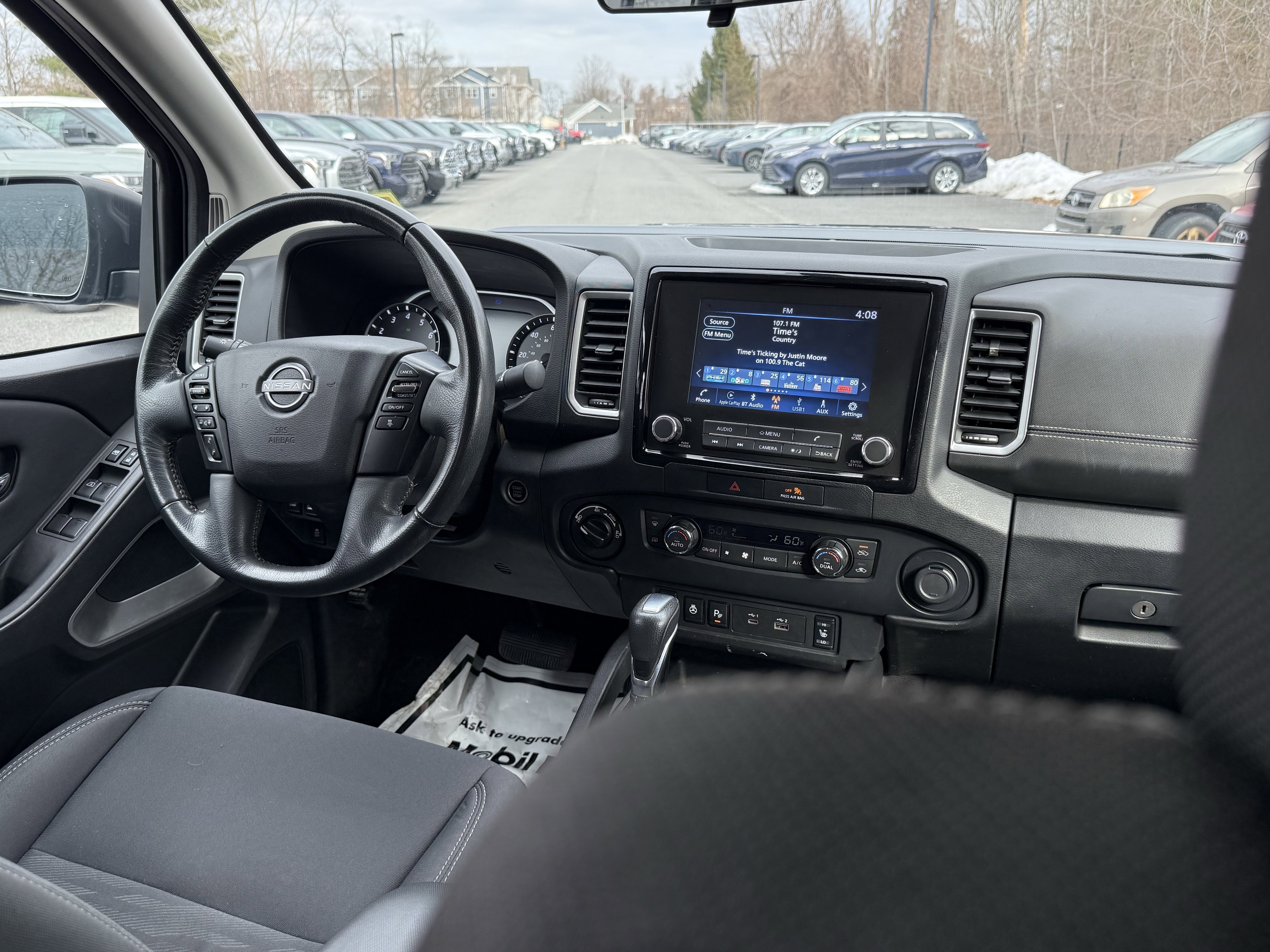 2022 Nissan Frontier SV