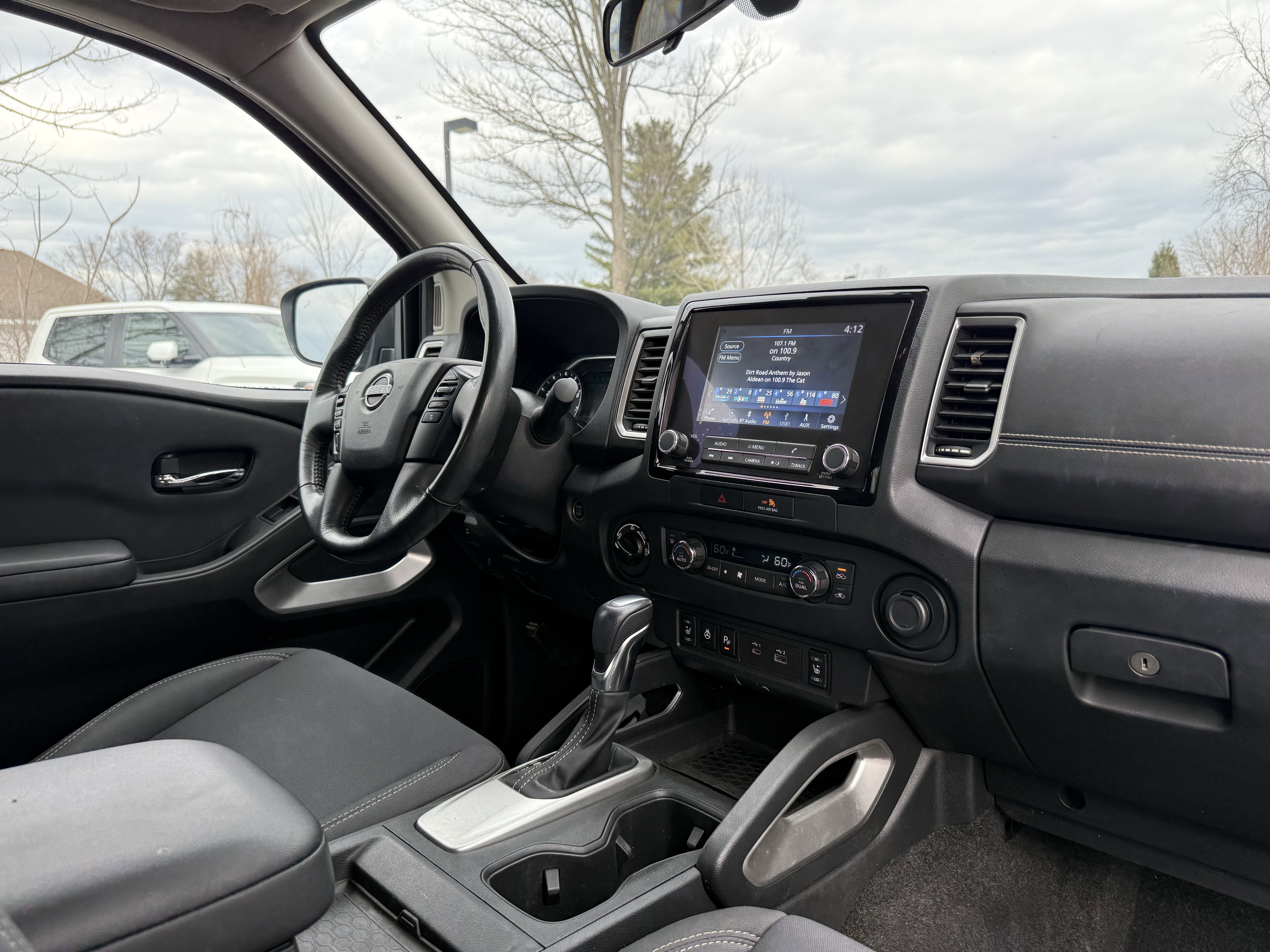 2022 Nissan Frontier SV