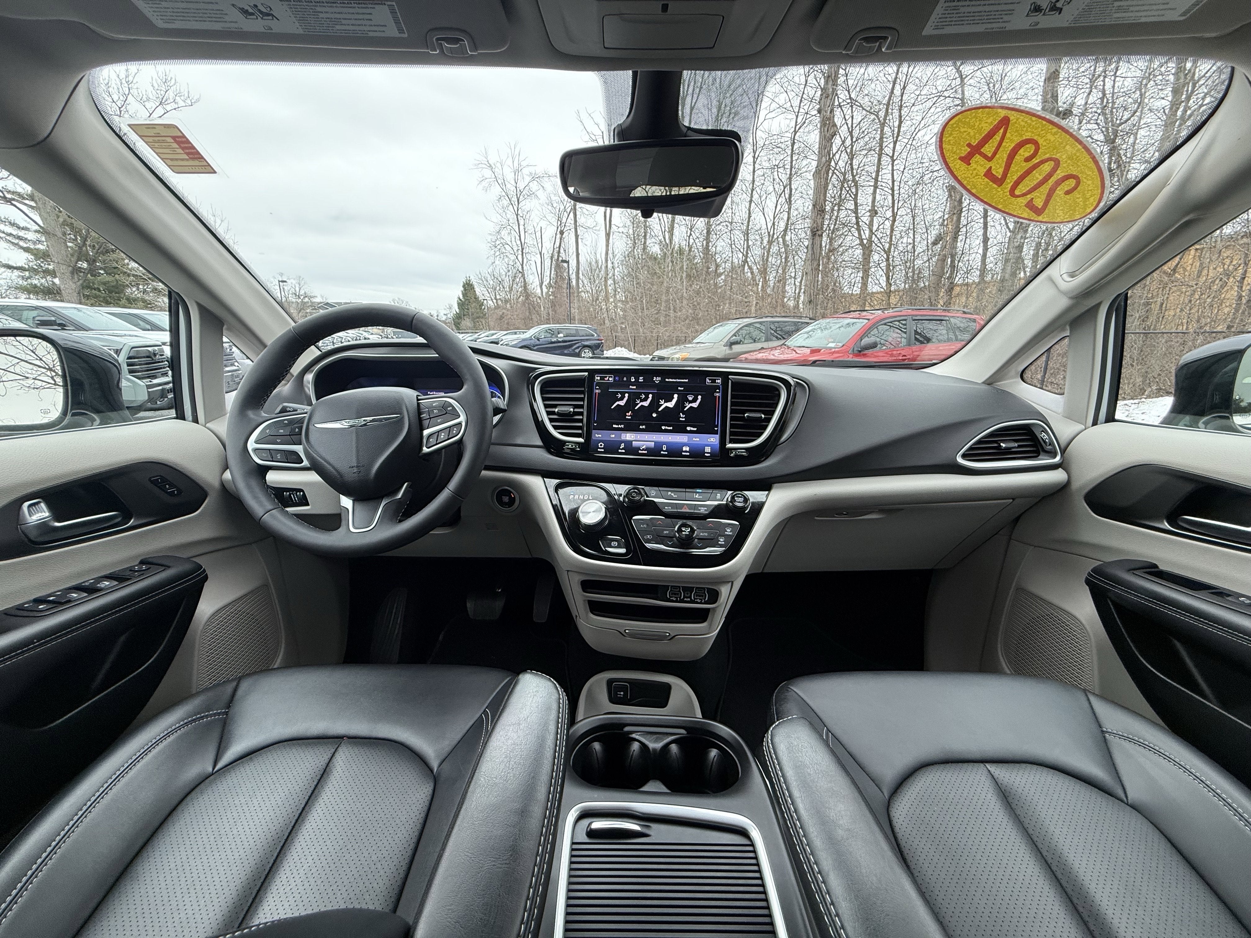 2024 Chrysler Pacifica Touring L