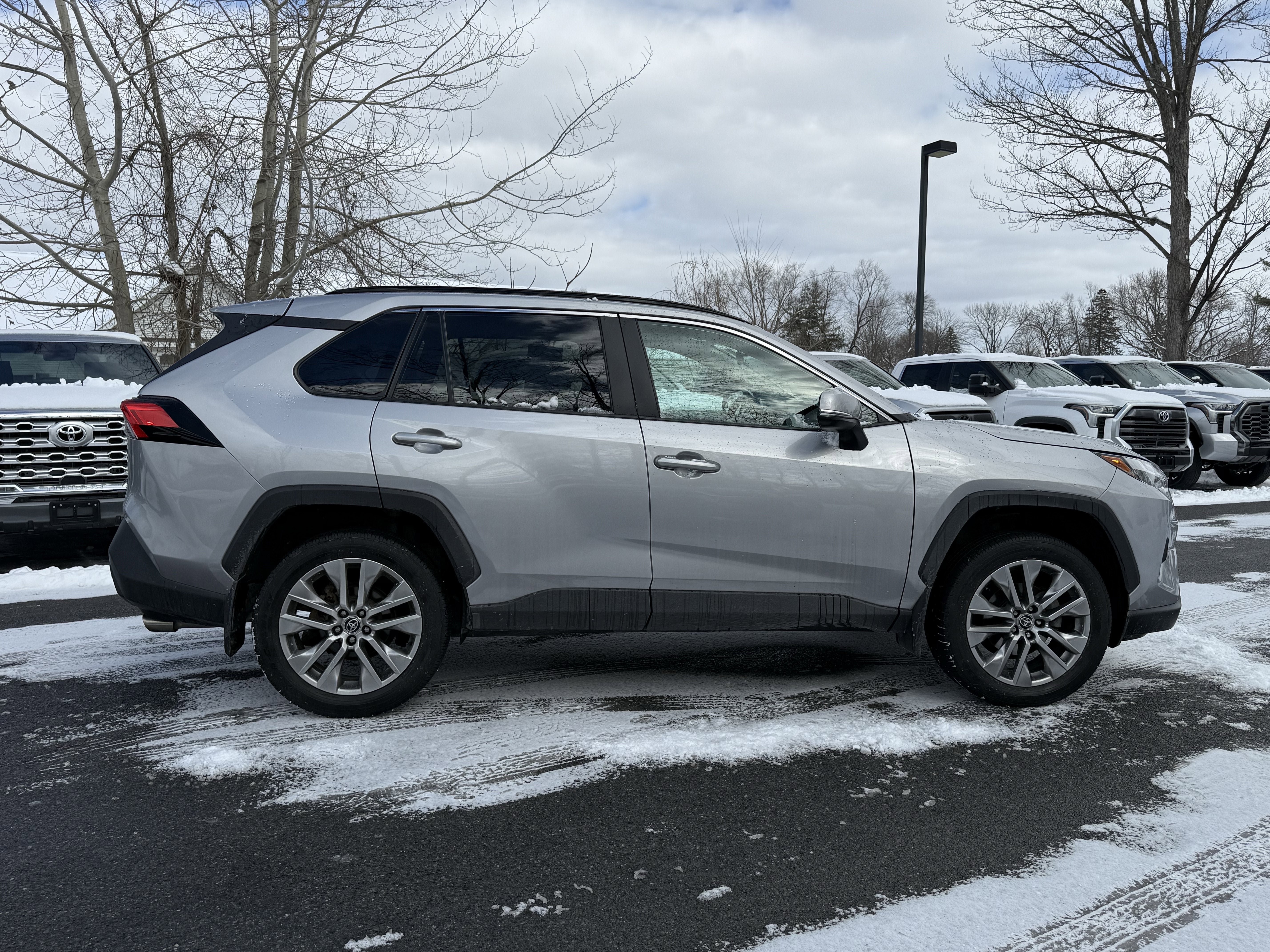 2022 Toyota RAV4 XLE Premium