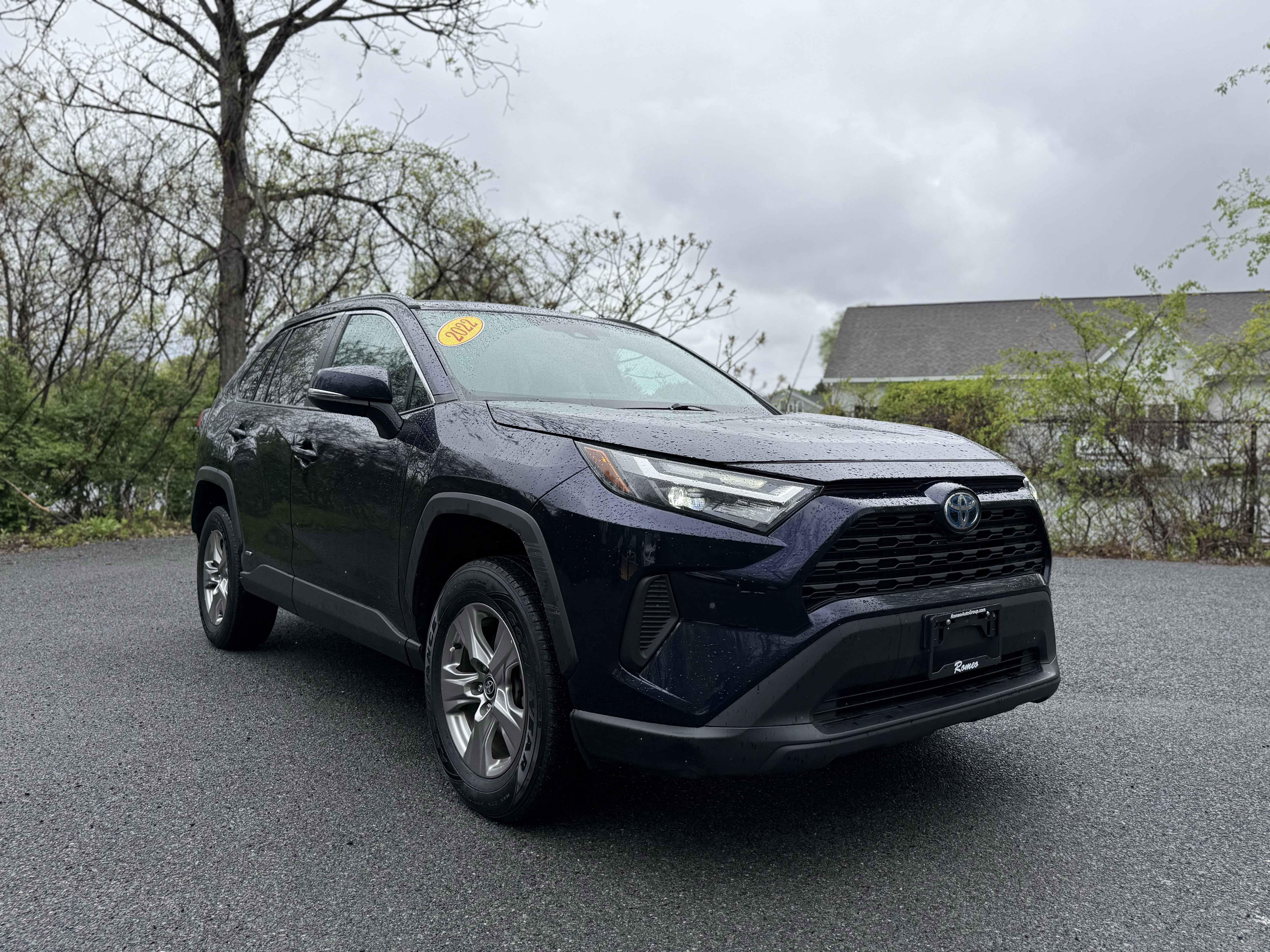 2022 Toyota RAV4 Hybrid XLE