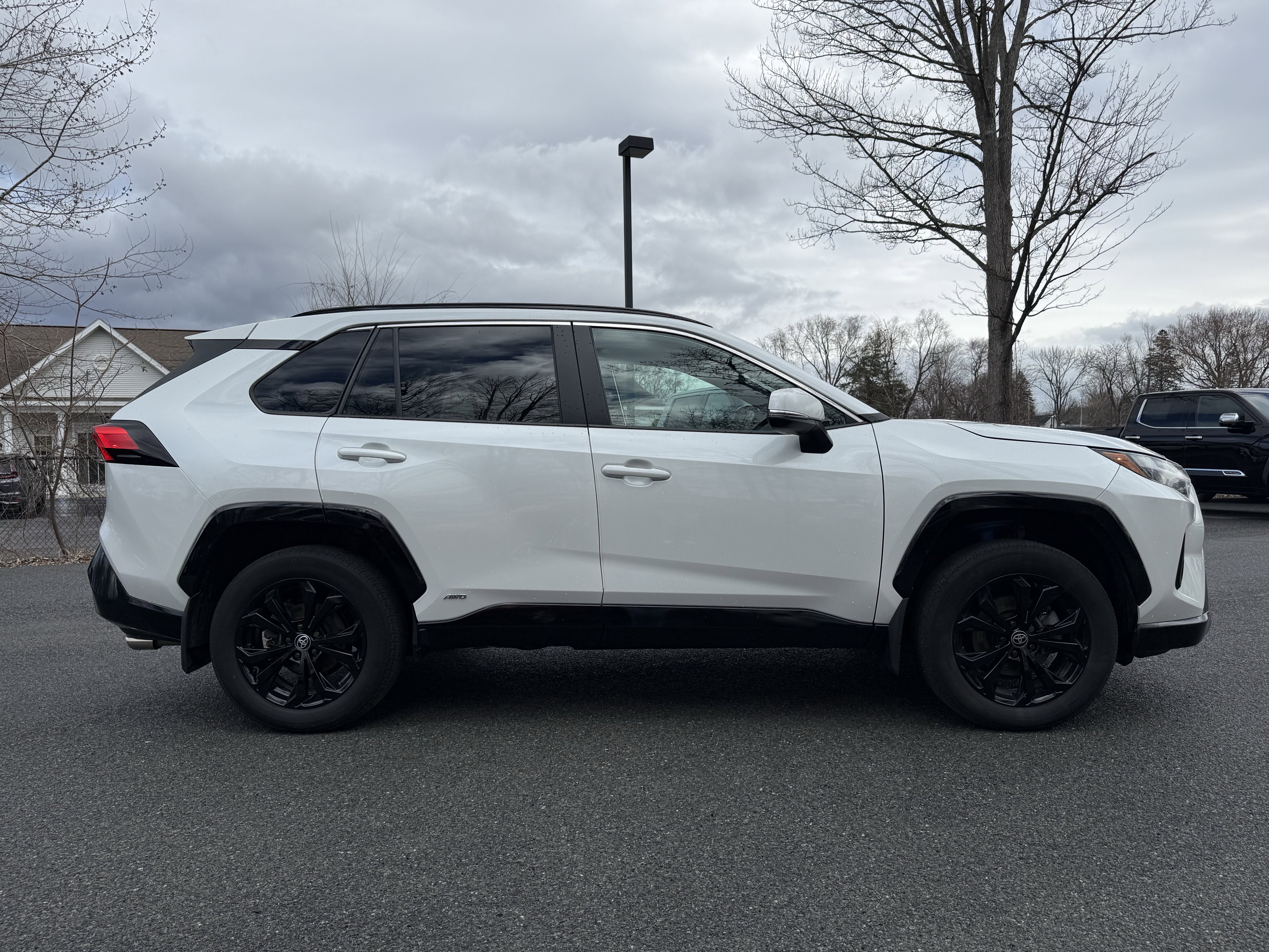 2024 Toyota RAV4 Hybrid SE
