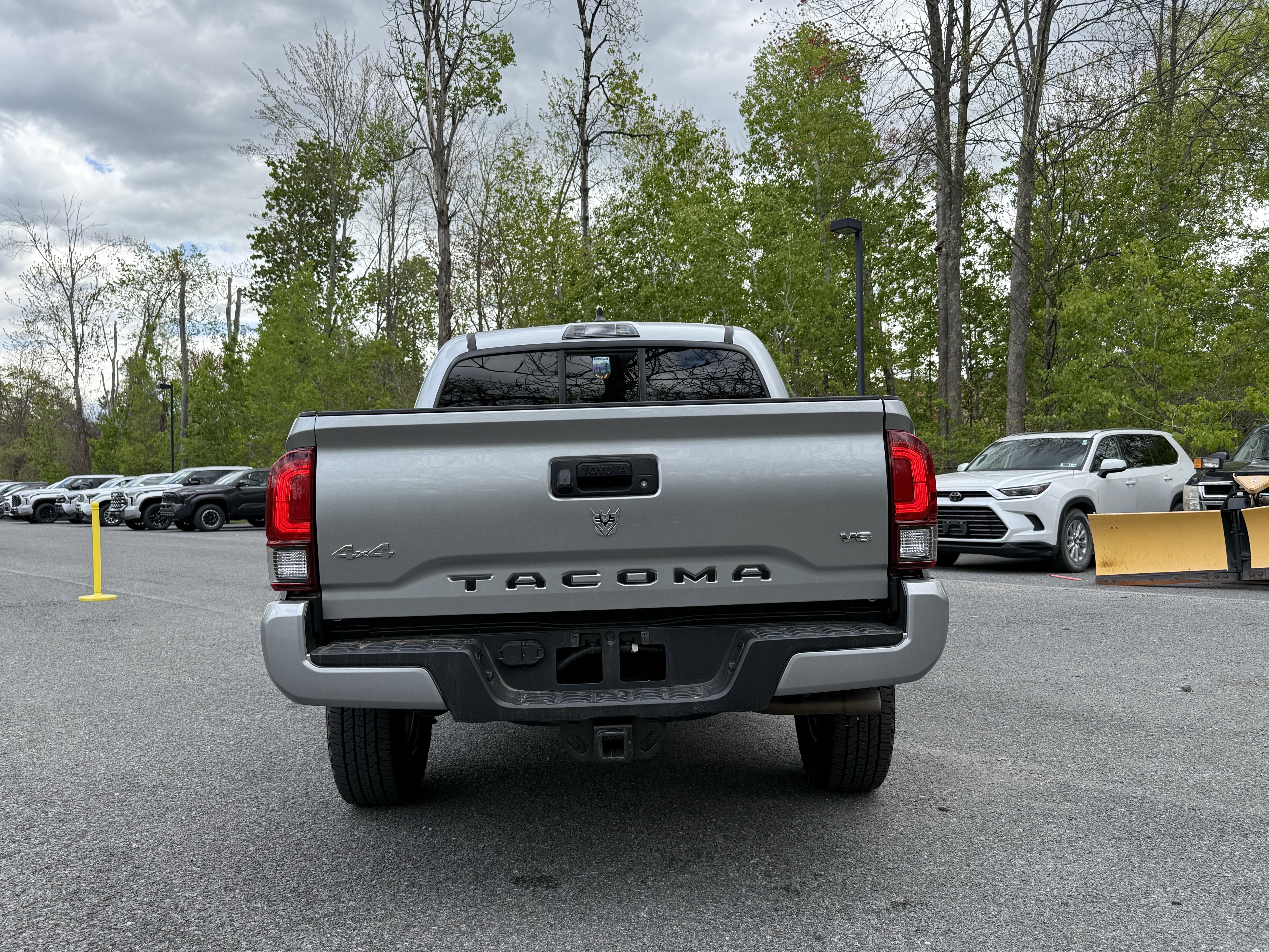 2022 Toyota Tacoma SR V6