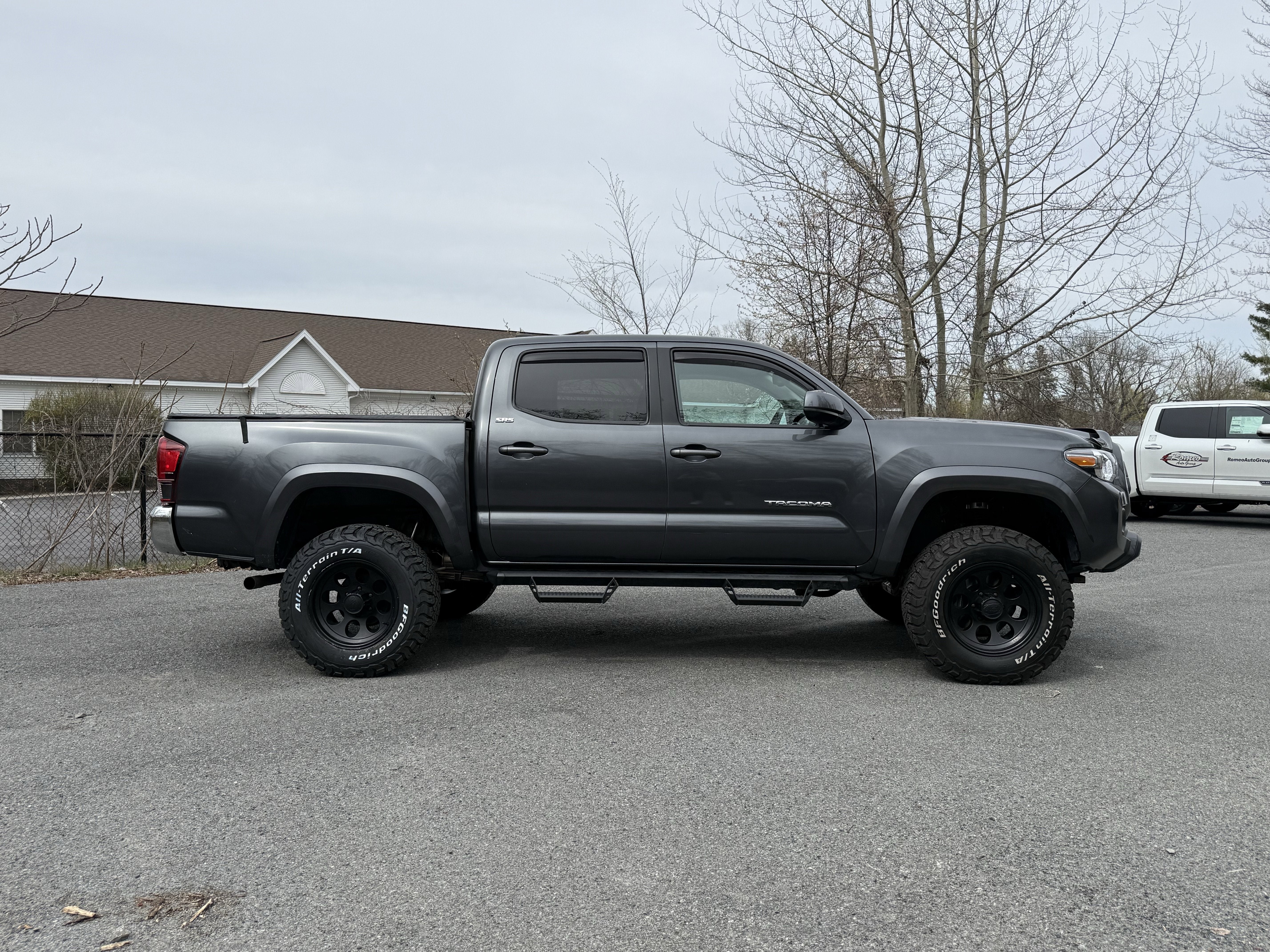 2022 Toyota Tacoma SR5 V6