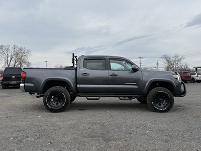 2022 Toyota Tacoma SR5 V6