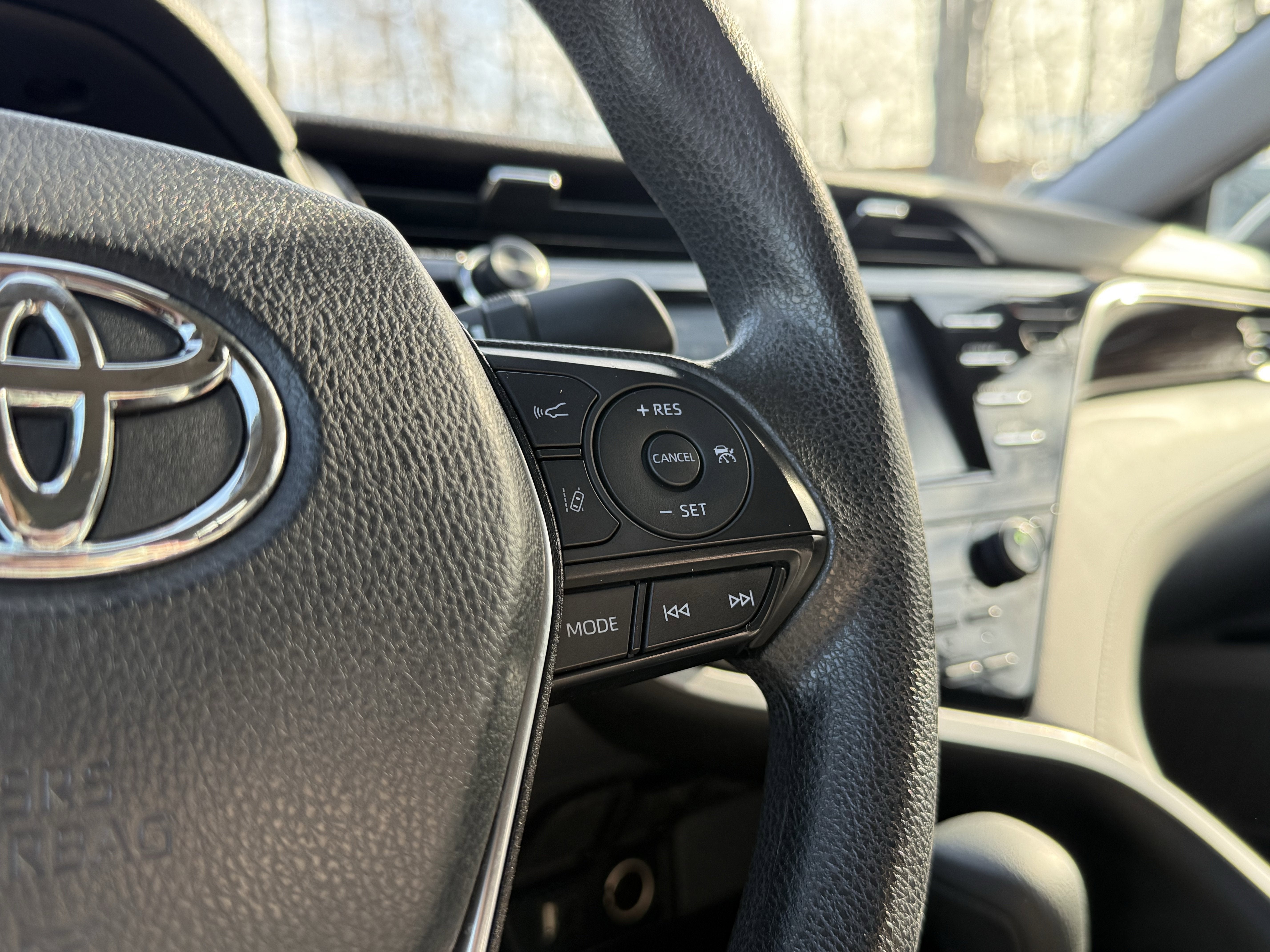 2019 Toyota Camry Hybrid LE