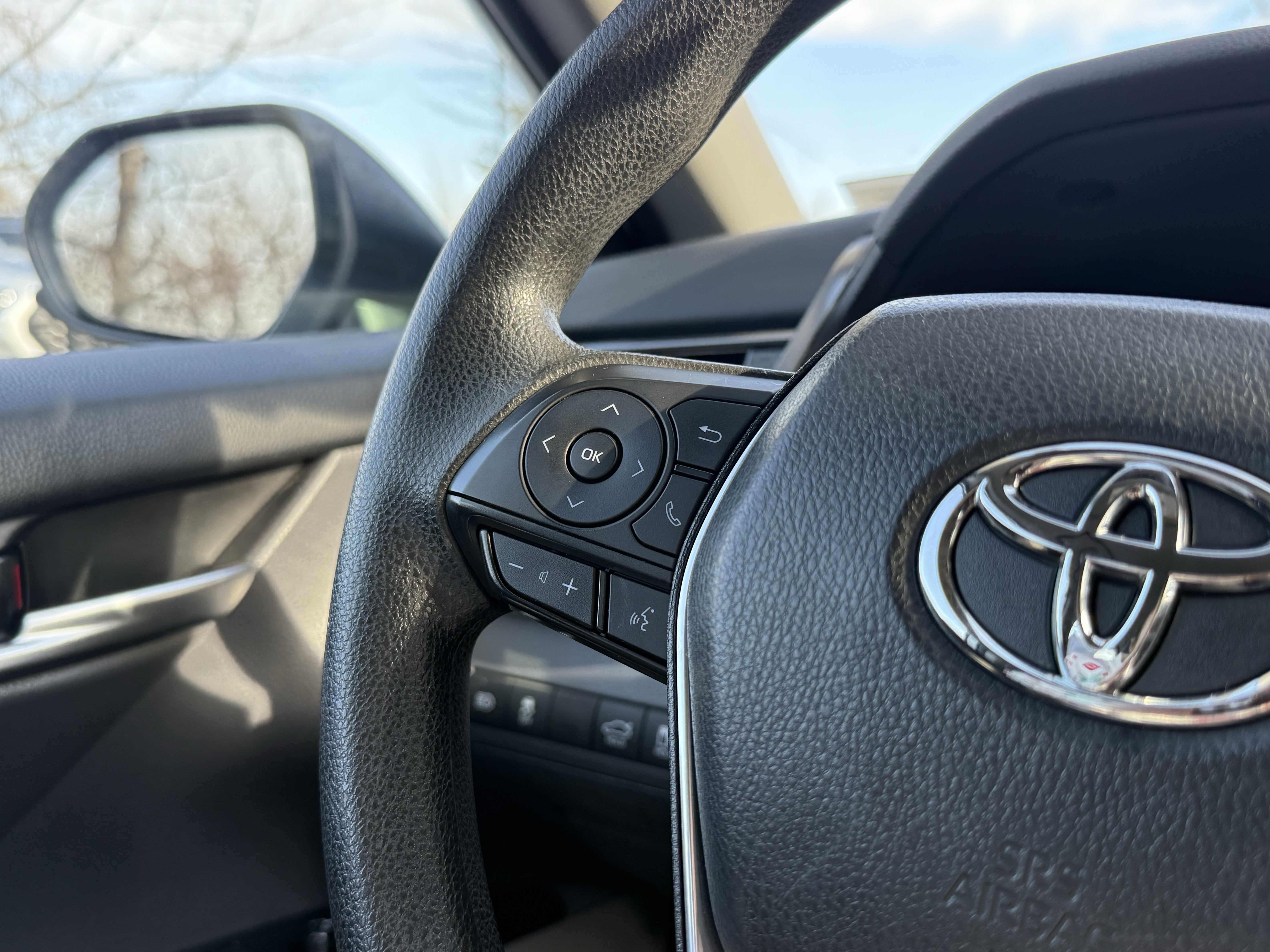 2019 Toyota Camry Hybrid LE