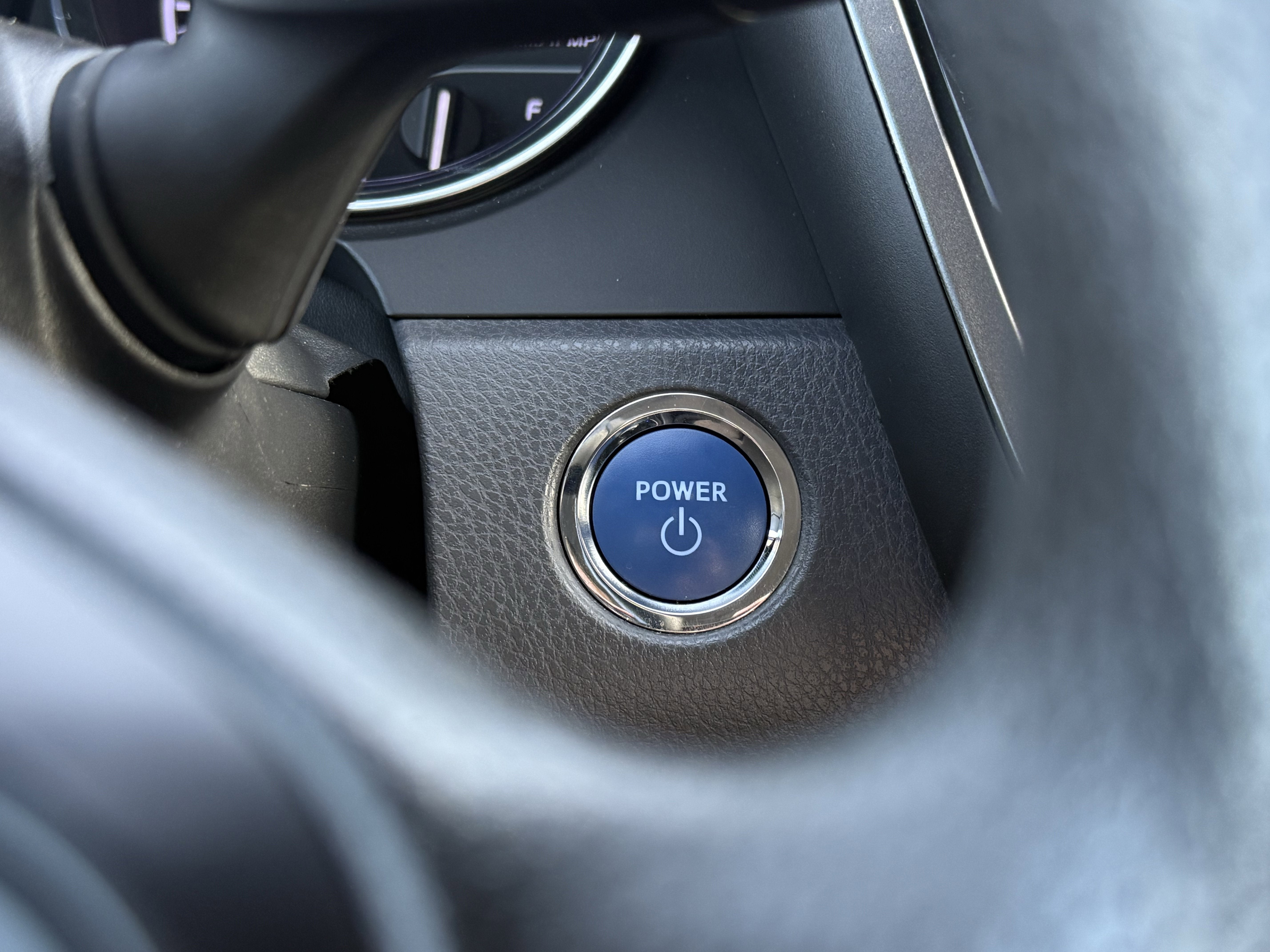 2019 Toyota Camry Hybrid LE