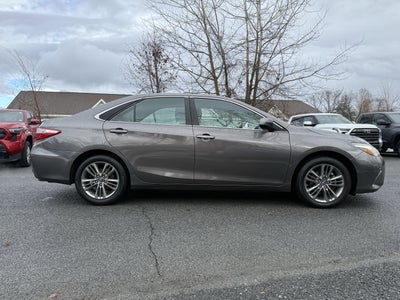 2017 Toyota Camry SE