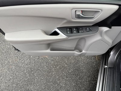 2017 Toyota Camry SE