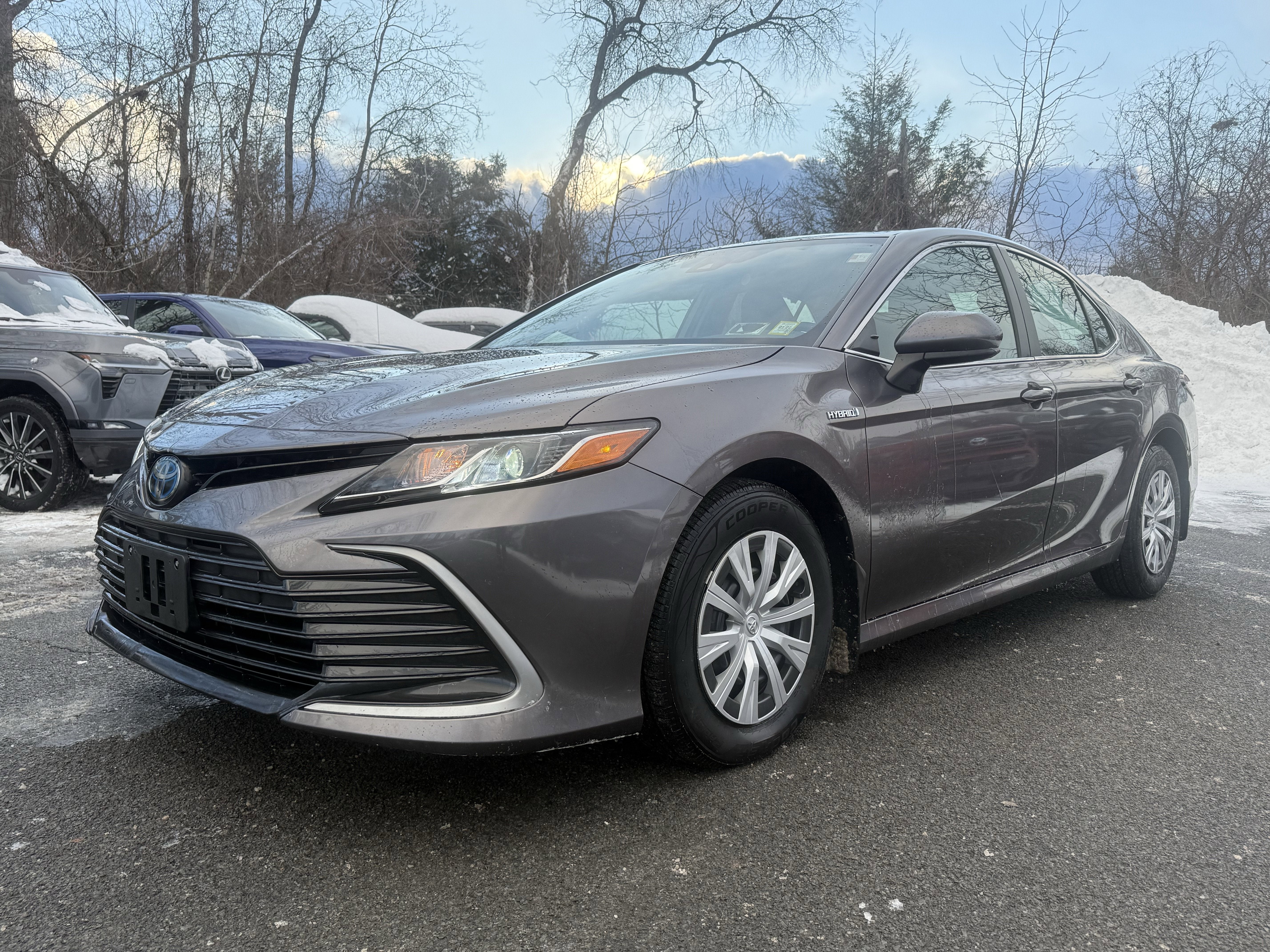 2021 Toyota Camry Hybrid LE