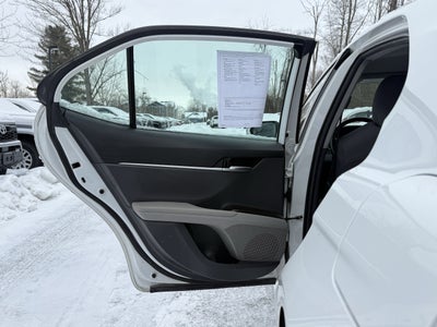 2022 Toyota Camry Hybrid LE