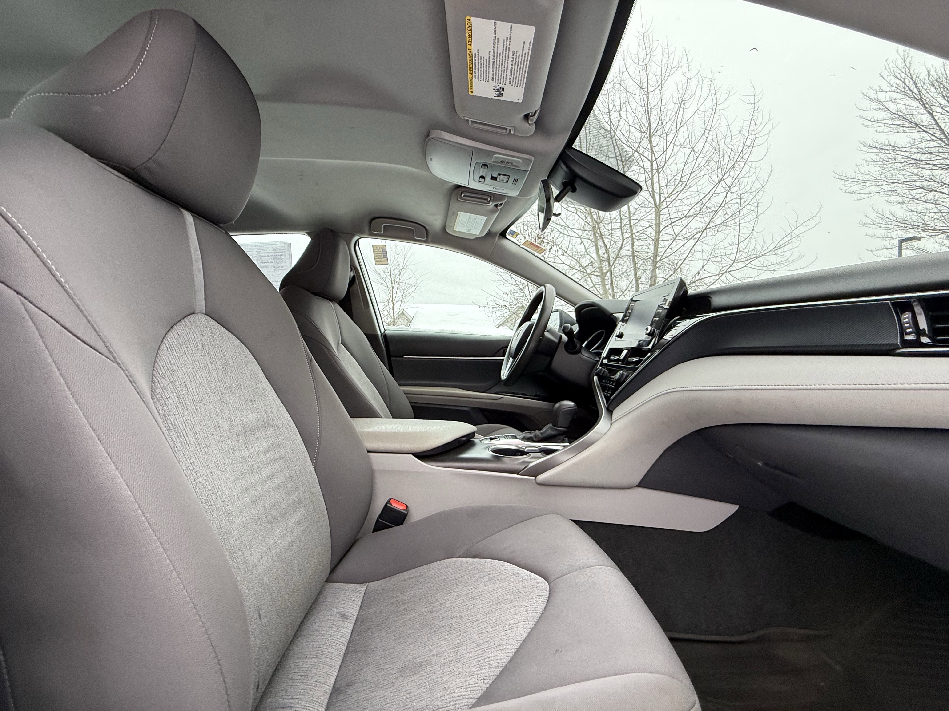 2022 Toyota Camry Hybrid LE