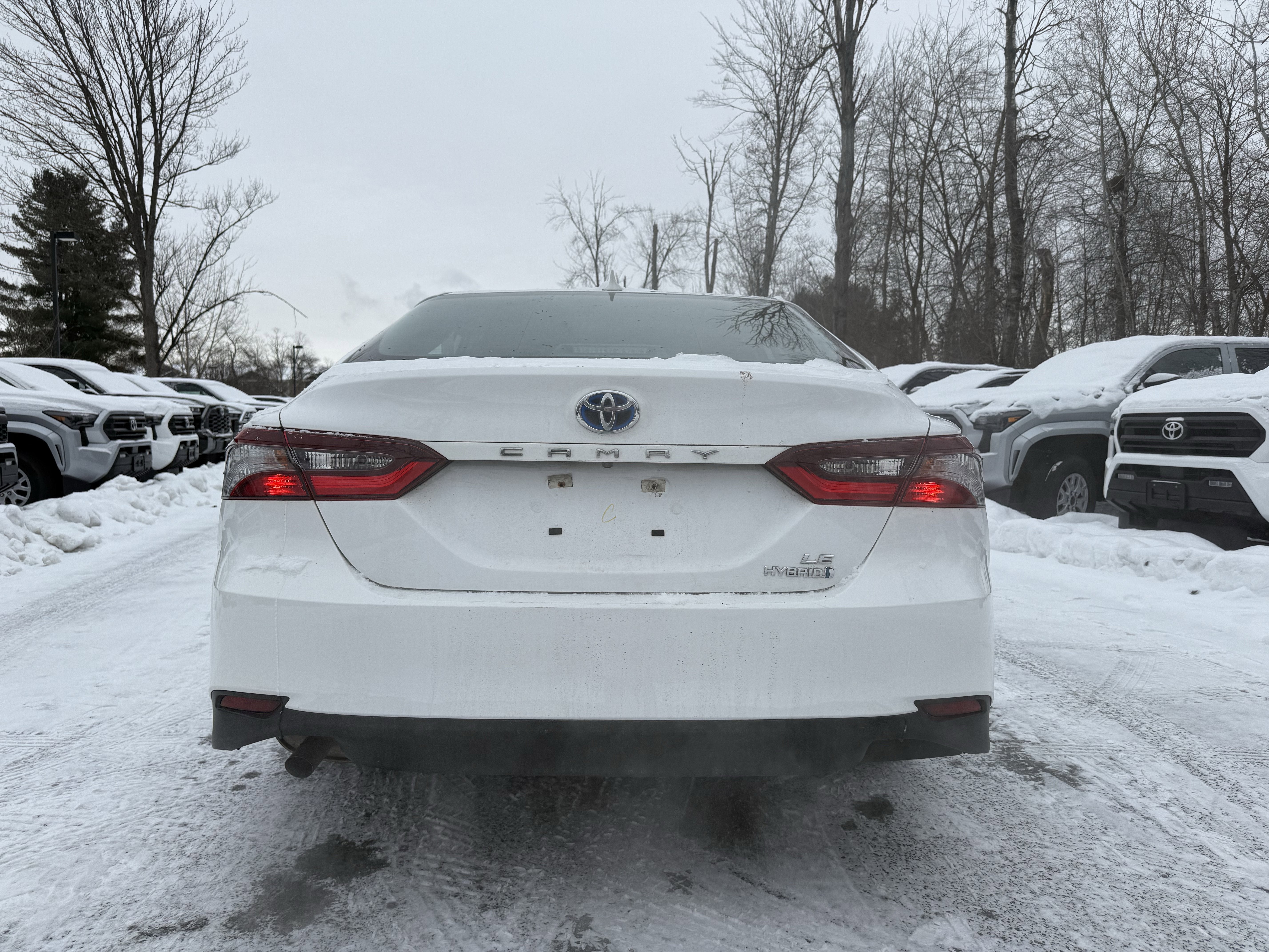2022 Toyota Camry Hybrid LE