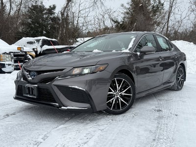 2022 Toyota Camry Hybrid SE