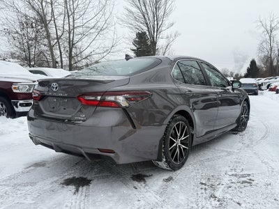 2022 Toyota Camry Hybrid SE