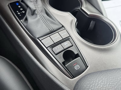 2022 Toyota Camry Hybrid SE