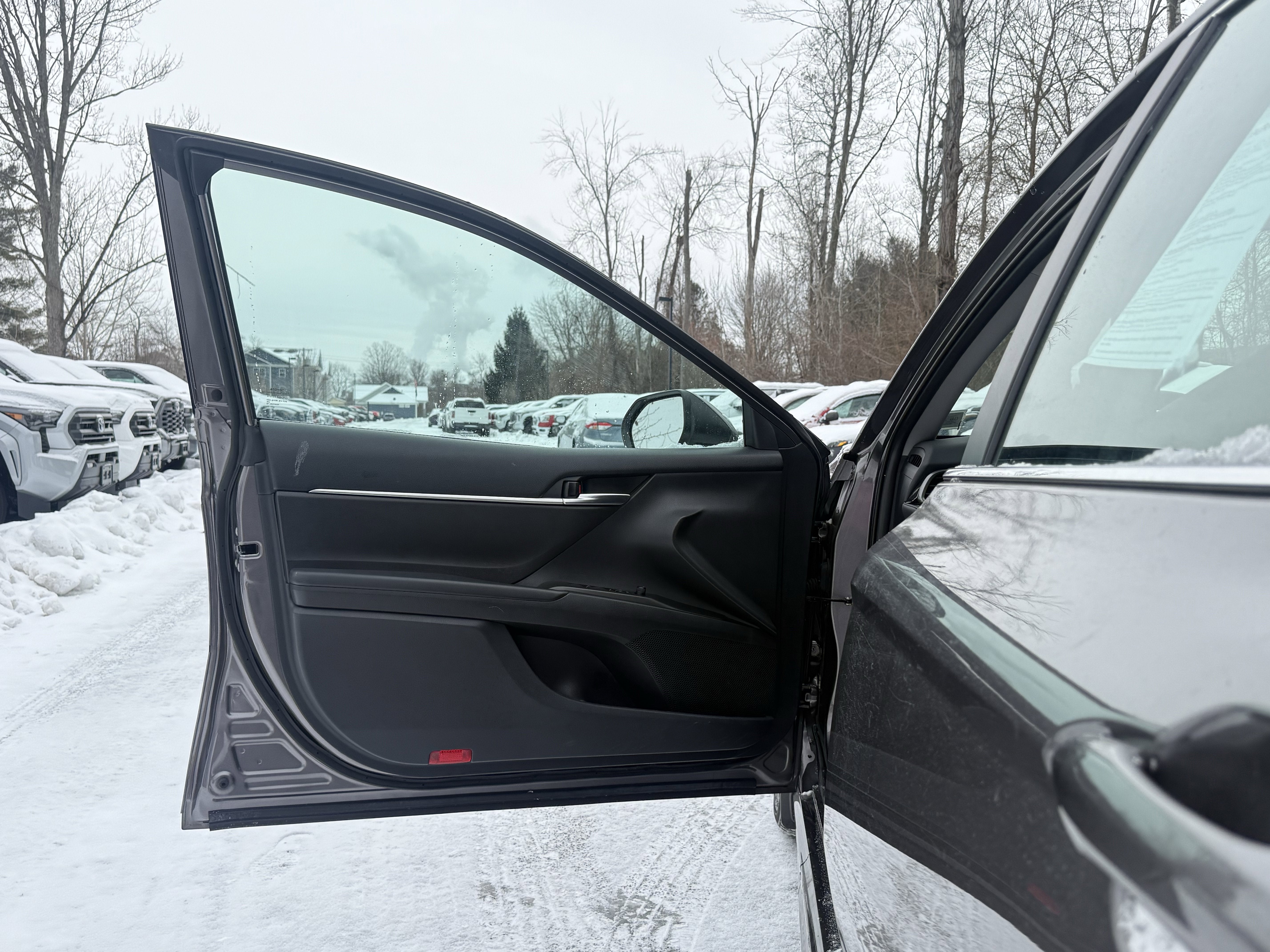 2022 Toyota Camry Hybrid SE