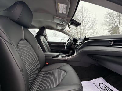 2022 Toyota Camry Hybrid SE