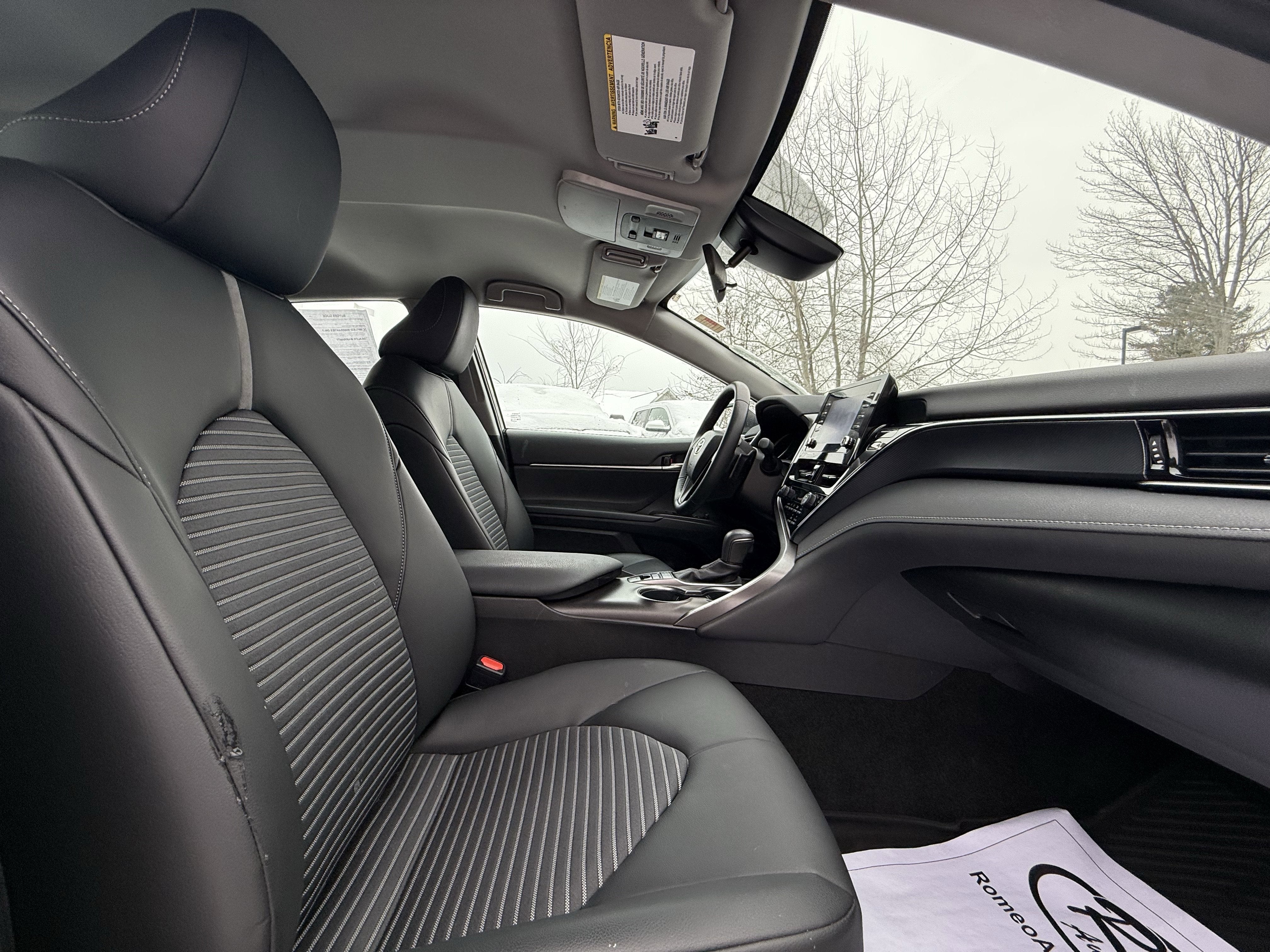 2022 Toyota Camry Hybrid SE