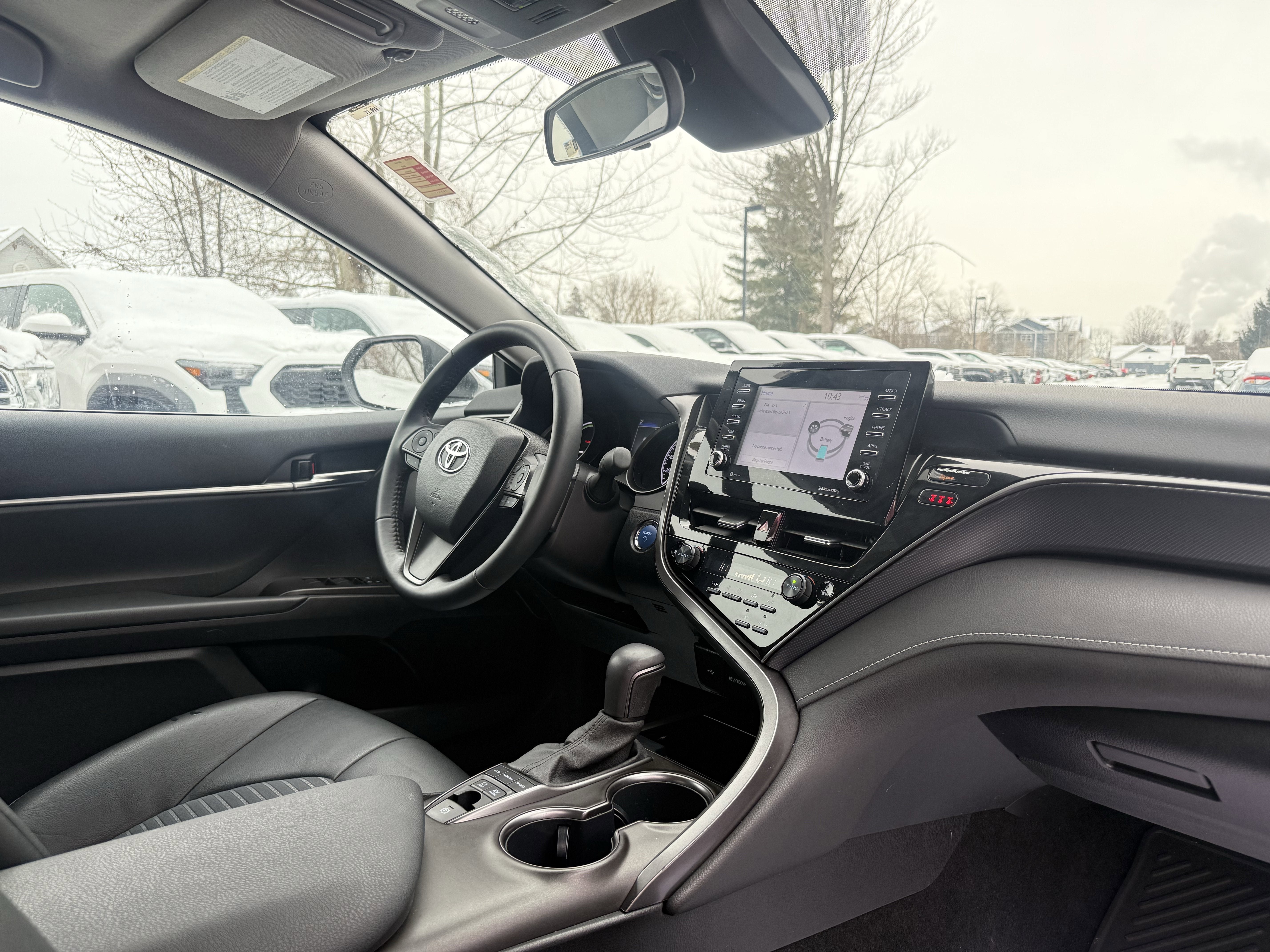 2022 Toyota Camry Hybrid SE