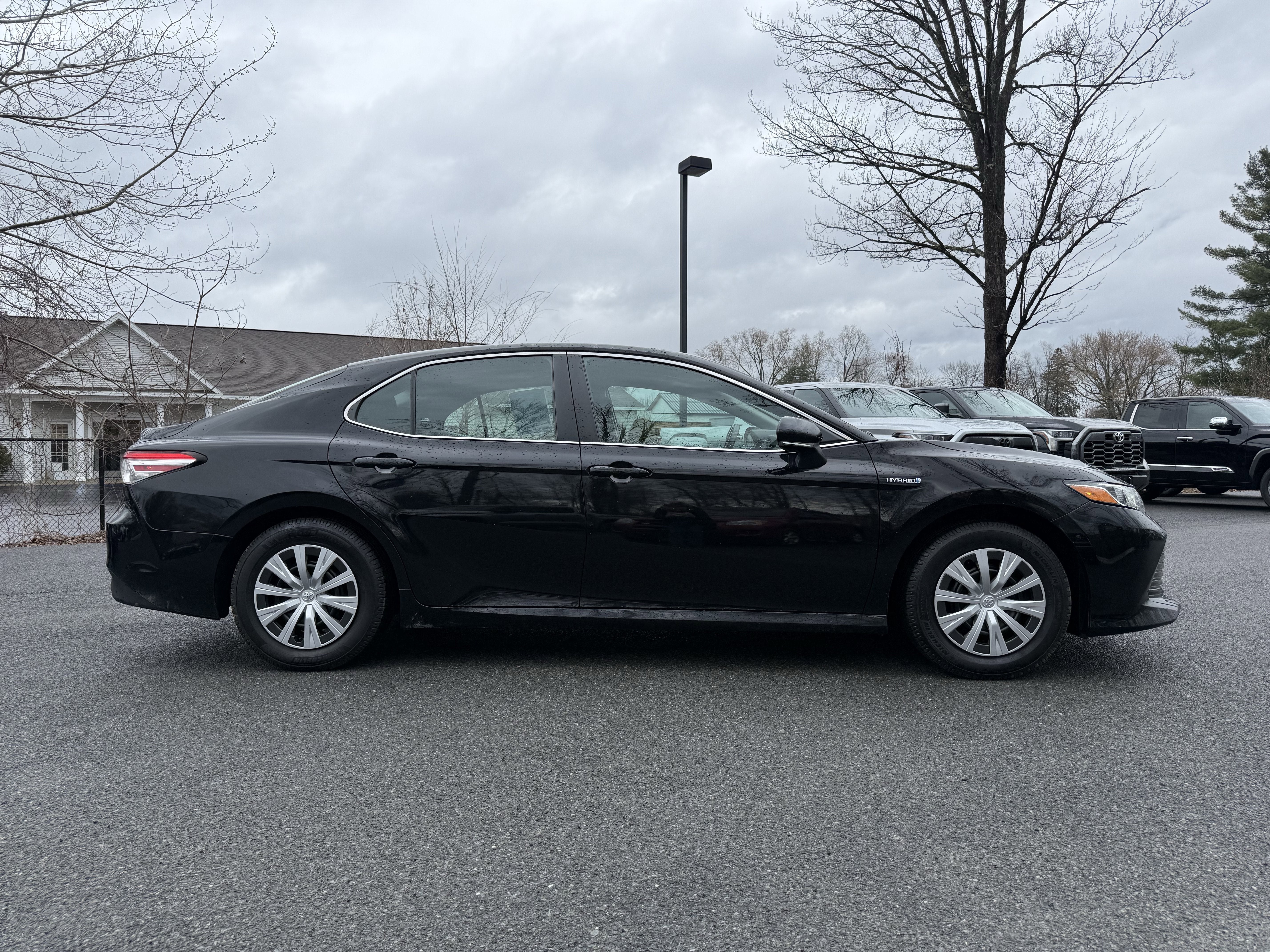 2020 Toyota Camry Hybrid LE